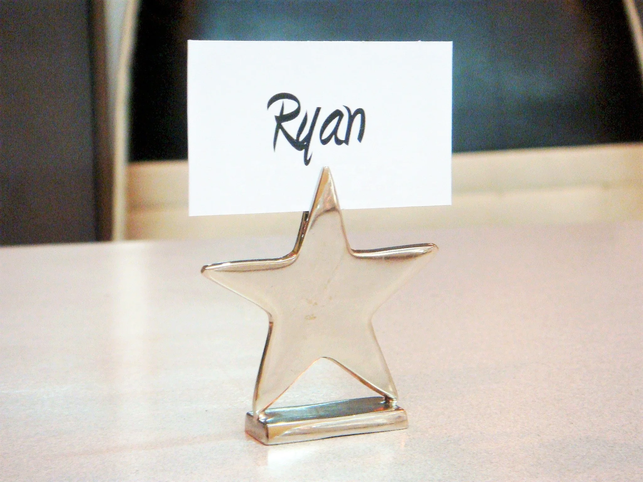 Держатель для карт со звездами из алюминия металла с никелевым покрытием серебристого цвета