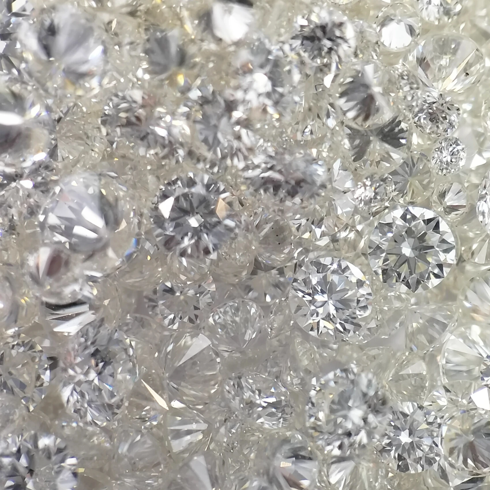 loose diamonds Round Brilliant Cut Natural Diamonds from India in VS-SI Clarity and FG Colour from Sizes 1.80mm to 2.05mm