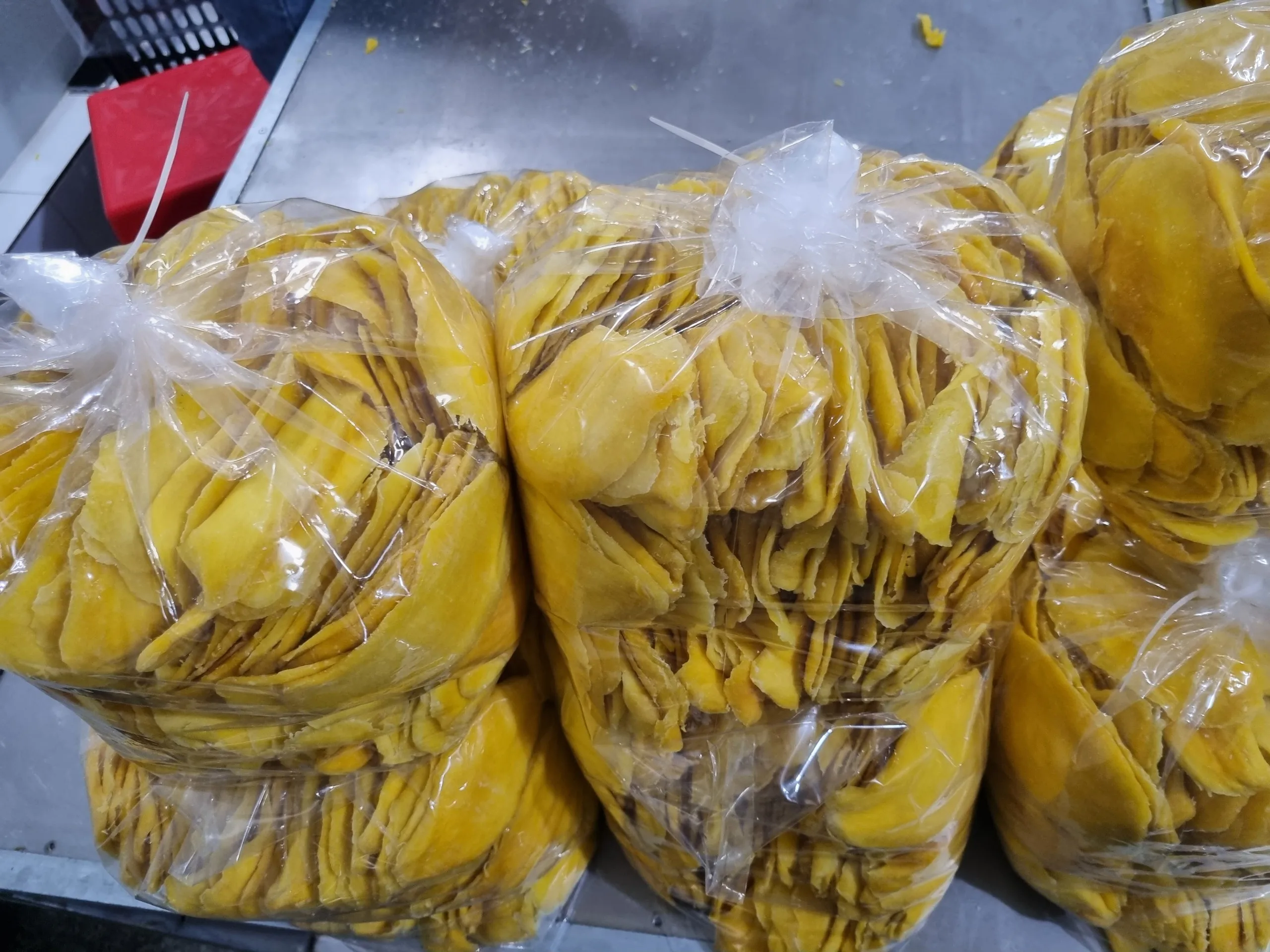 Soft Dried Mango Slices Manufacturers Wholesale Delicious Vietnam Exporter Soft Dried Mango No Tar Color