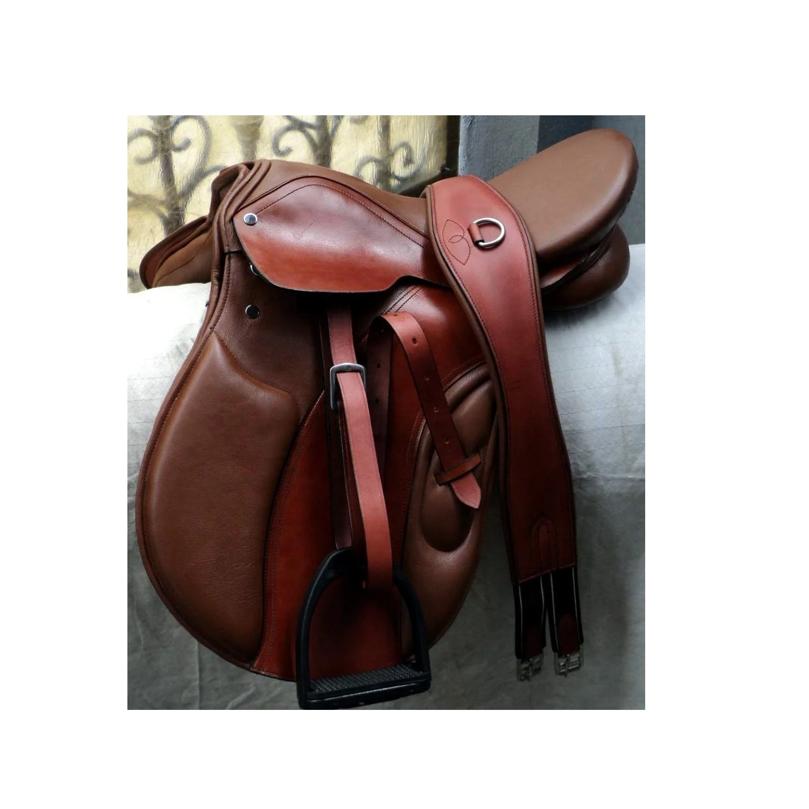 Smart Leather Jumping Horse saddle softy leather seat kneed pad detachable knee roll made on plastic tree horse saddle
