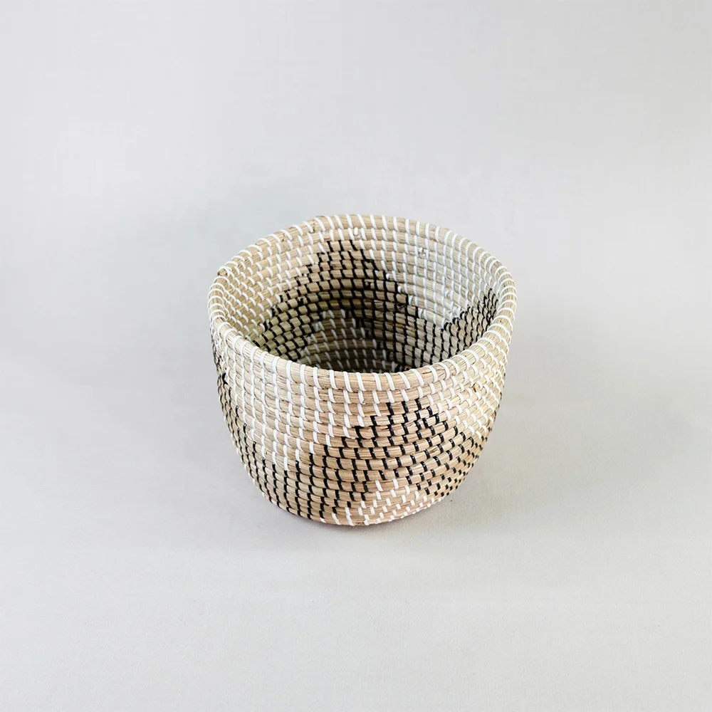Vietnam Customized wholesale belly straw basket woven seagrass natural rattan handmade storage basket hot selling low price mult