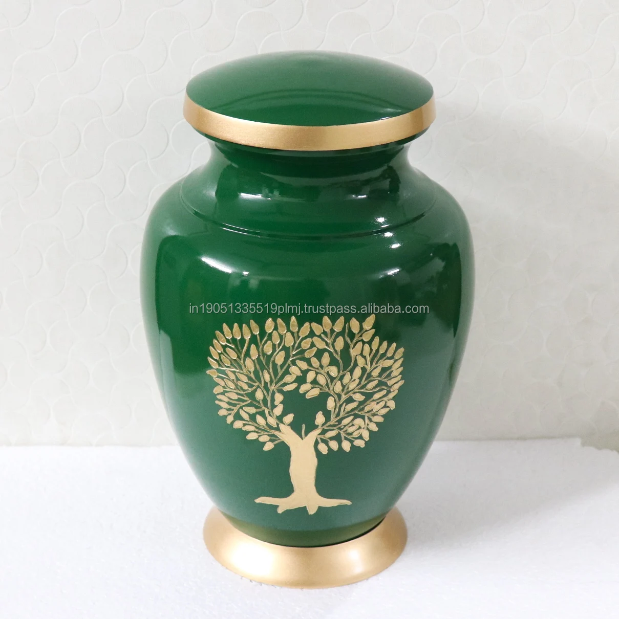 Wholesale Aluminum Cremation Urns for Human Ashes & Keepsakes Memorial Urns Aria Tree Engraved With Gold & Green Finished Urns