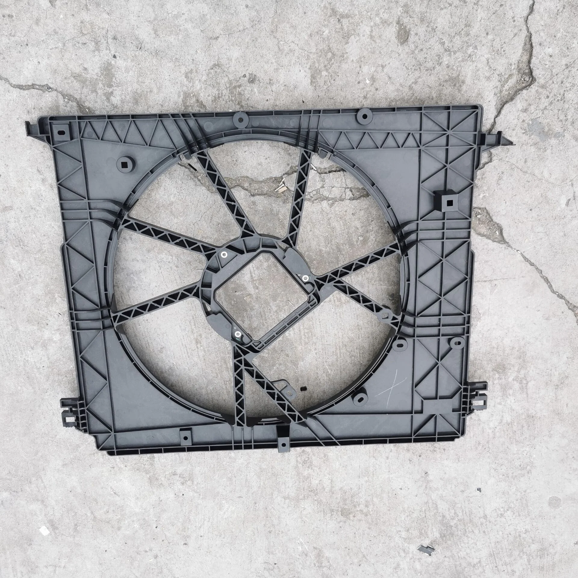 16360-F0150 Fan frame and radar logo for Toyota Sienna 16360-F0150