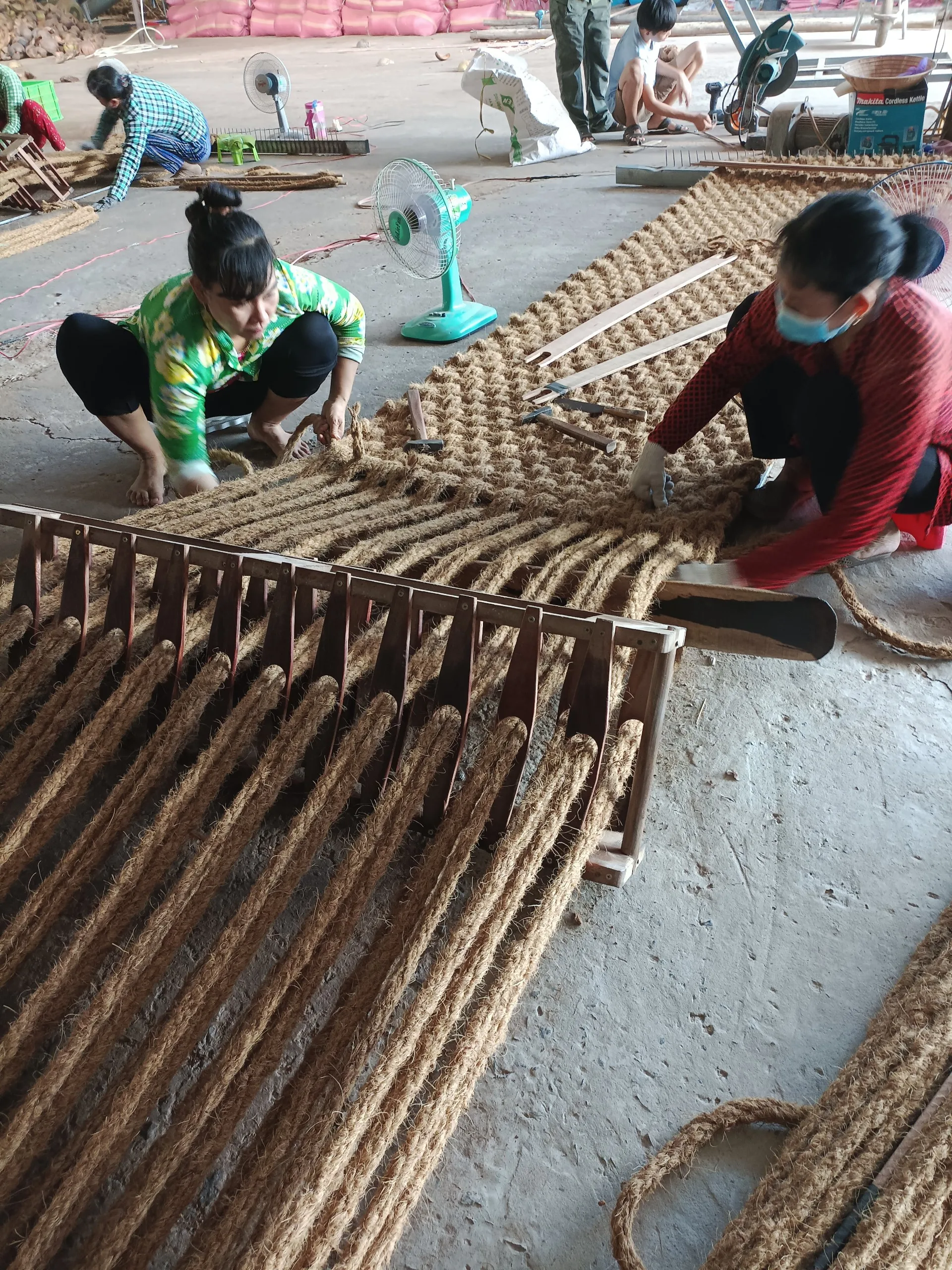 New arrival 2022 ECO Friendly Coconut plain coir mat from Vietnam for outdoor paving Size 1.0*10m , thickness 35mm 100% natural