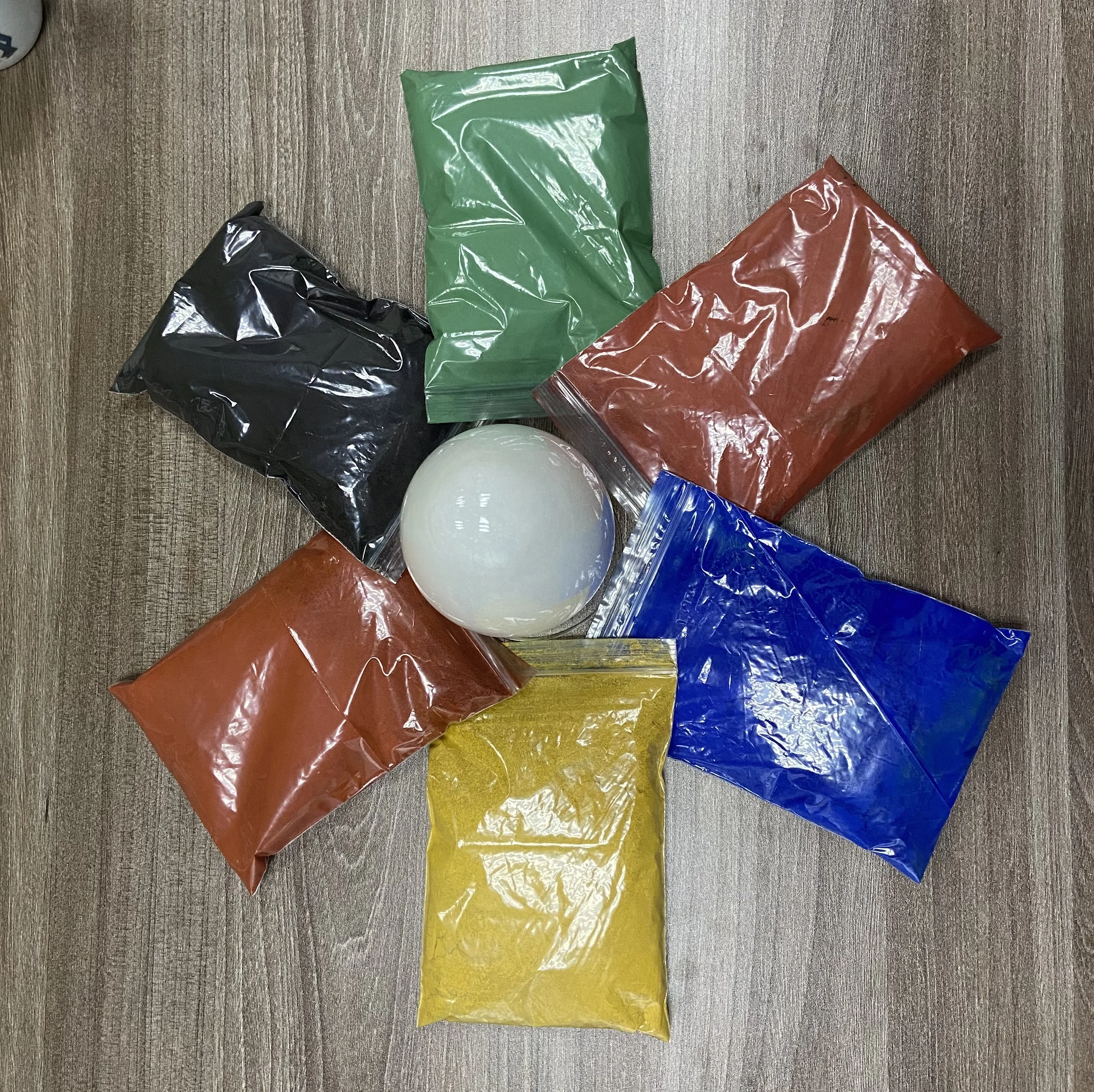 Wholesale Priced Ferric Oxide Iron Oxide Pigment Iron Oxide Green 5605 For Coating Paint