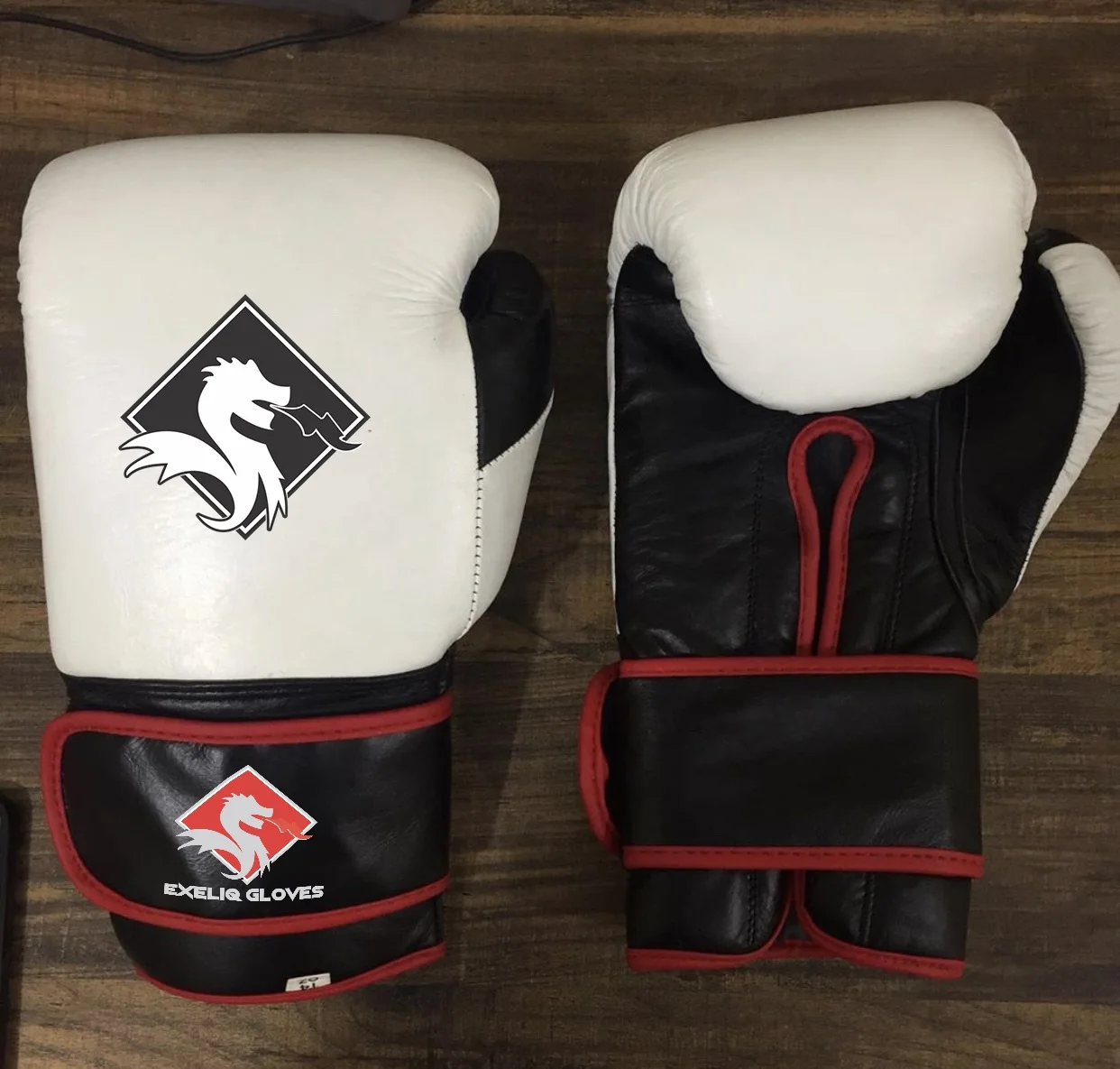 Боксерские перчатки из искусственной кожи 8 унций
