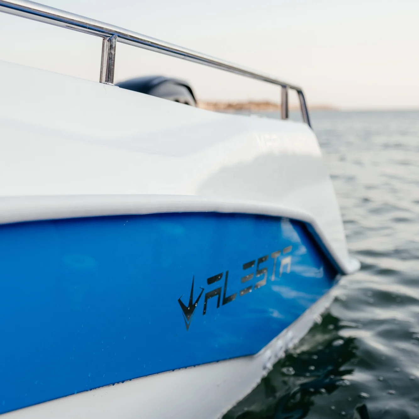 Alesta Marine Luxury Marlin 460 Model DARK BLUE New Fiber Glass Fishing Speed Boat Best Quality White Ocean Sea Lake River 4.5 m