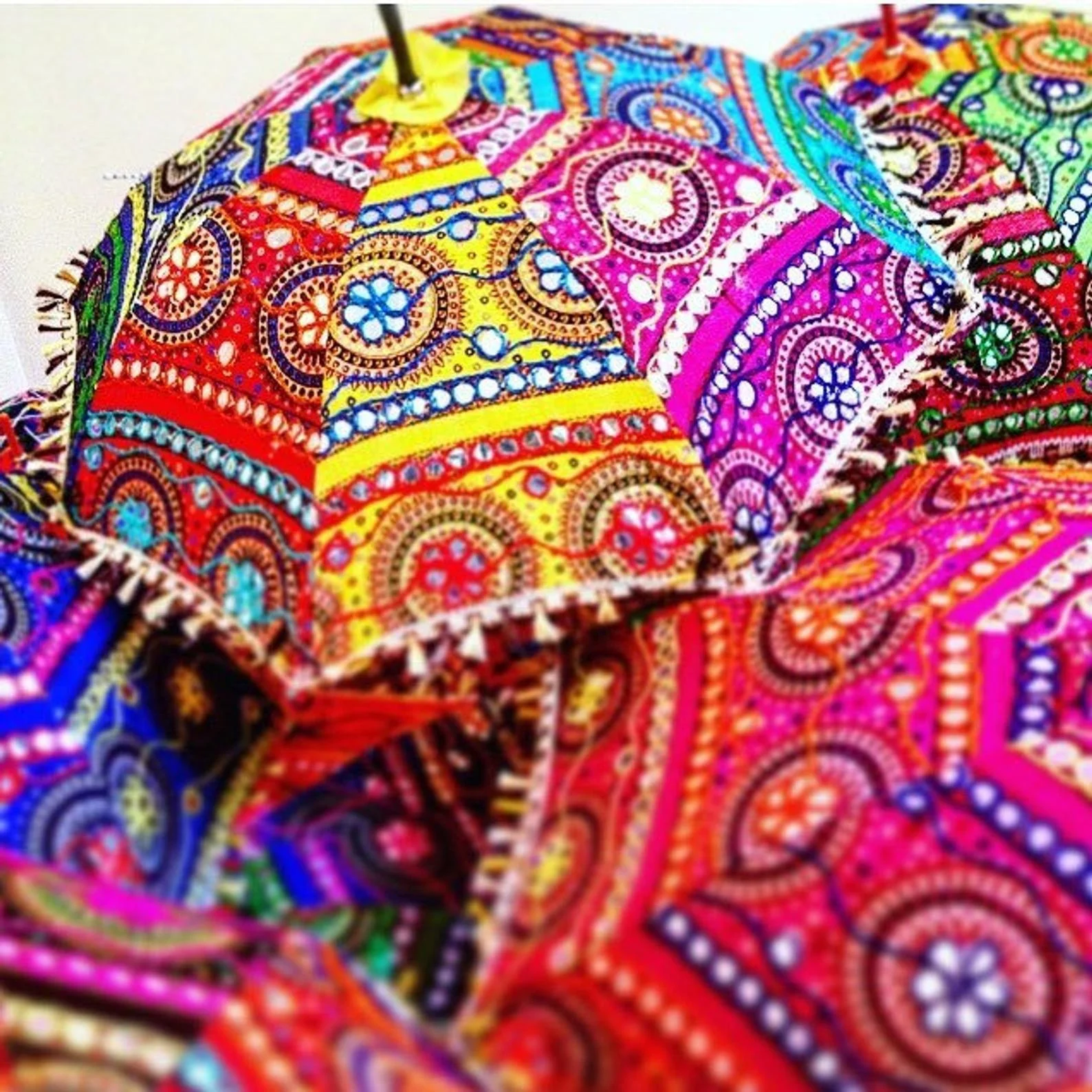 Indian Floral Design Indoor Craft Umbrella Wedding Umbrella Outdoor Decorations Mirror Embroidery Work Cotton Fabric Parasols