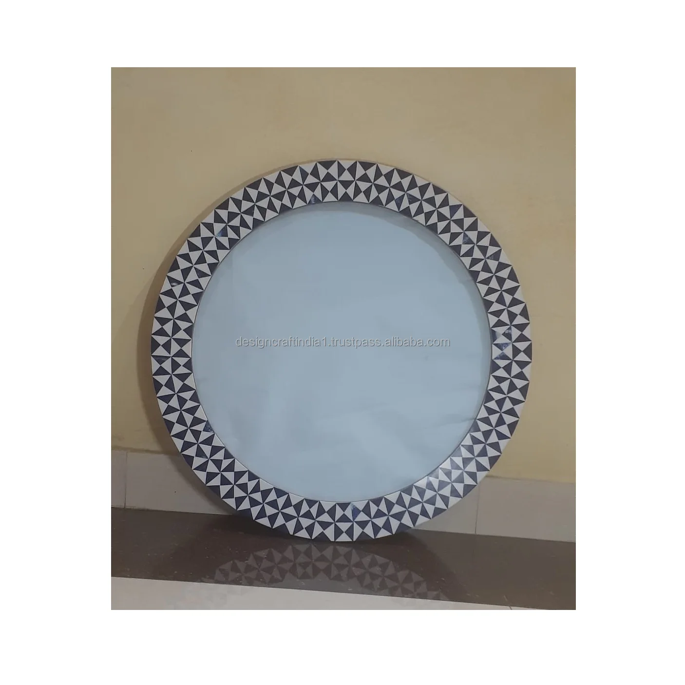 Indian Manufacturer Round Shape Resin Mirror Frame with Modern Design for Bathroom Accessories Available at Best Price