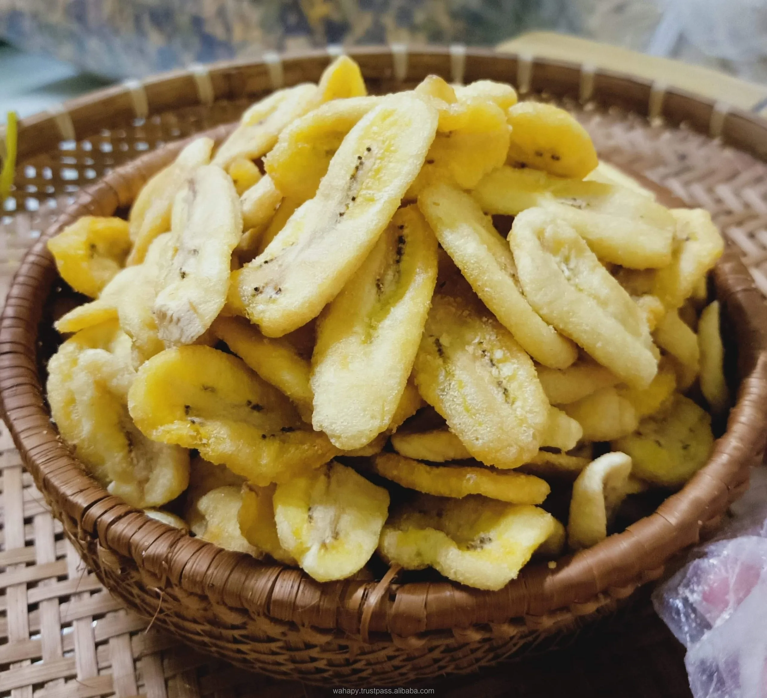Vacuum Fried Fruit Snack Sour And Sweet	Crunchy Banana Chips from FRUITBUYS VIETNAM