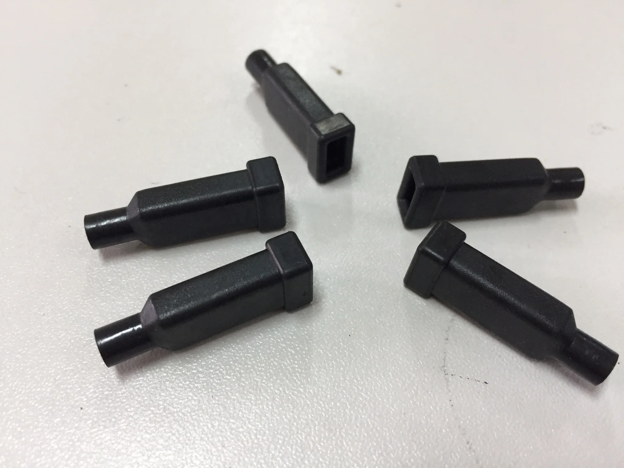  Резиновые запасные части/техническая резина/резиновые изделия на заказ автомобильные части резиновые детали