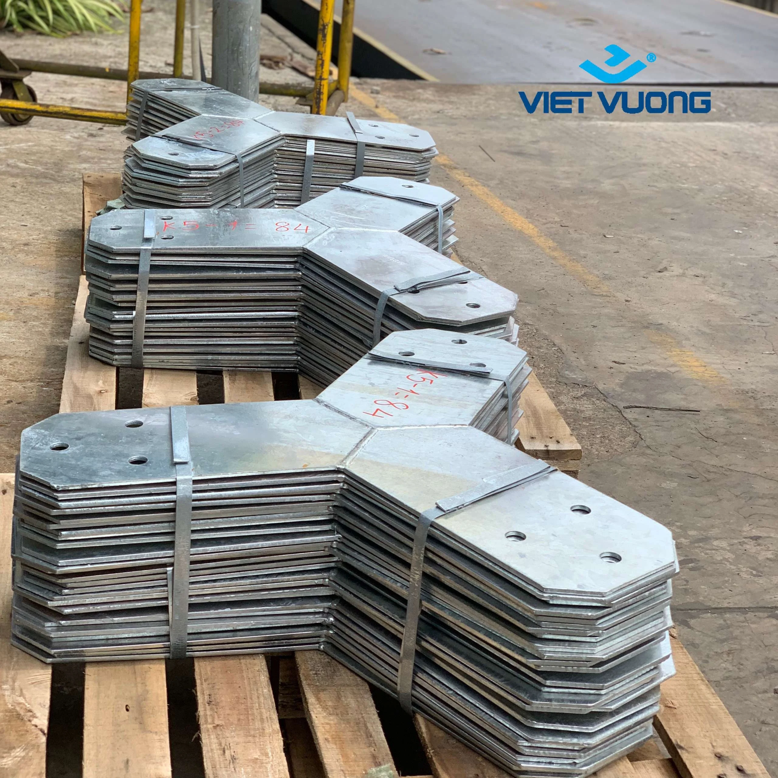 Hot Dip Galvanized Premium Quality 220kV Electric pole transmission equipmentsMade of Steel made in Vietnam