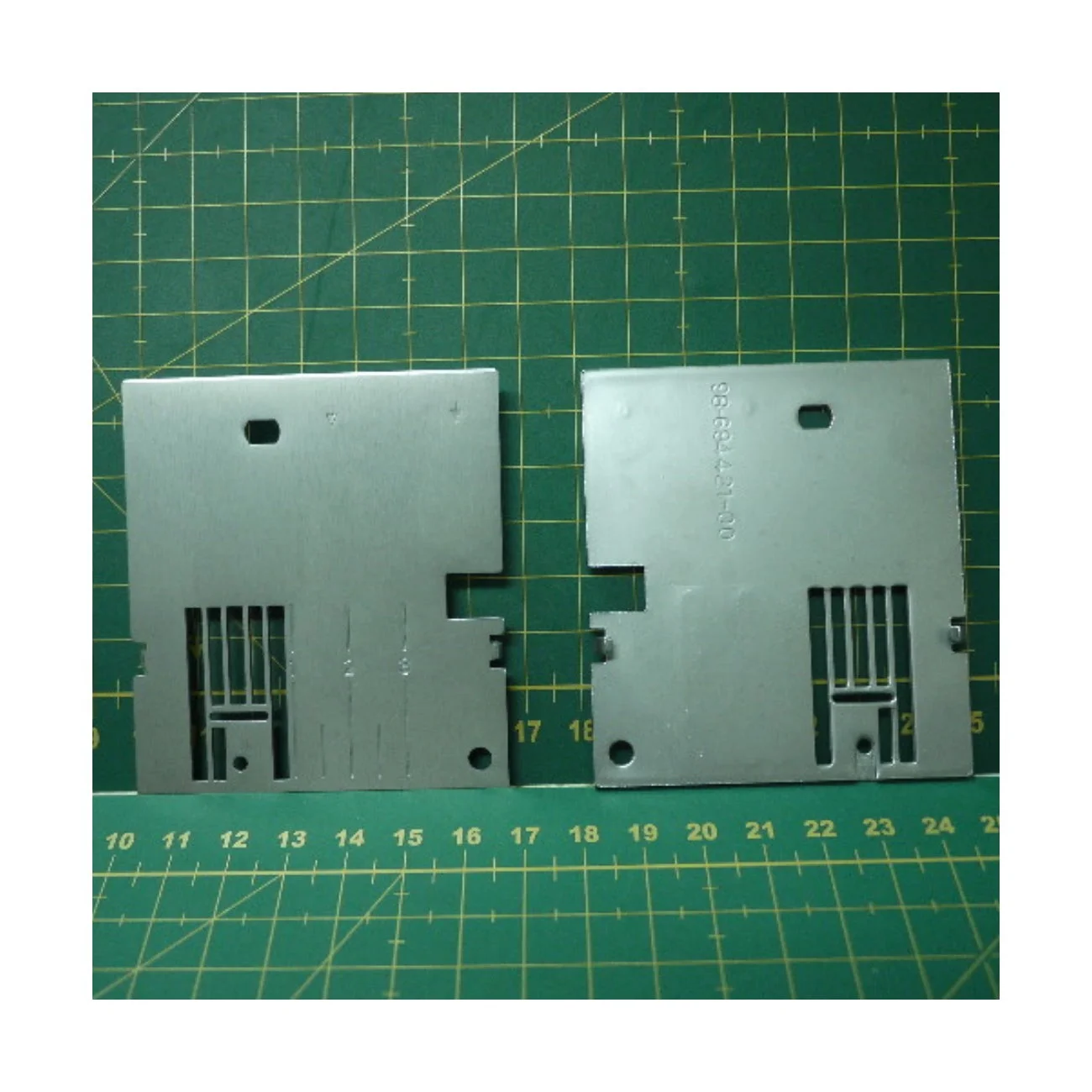 98-694421-00 HOUSEHOLD SEWING MACHINE PARTS NEEDLE PLATE FOR PFAFF