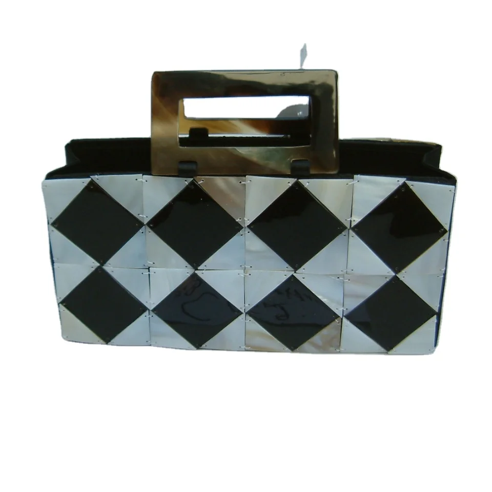 
Shell handbag with many designs 