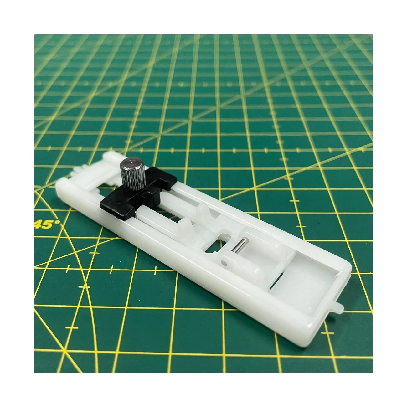 321424,Buttonhole Foot ,PRESSER FOOT,DOMESTIC SEWING MACHINE SPARE PARTS, MADE IN TAIWAN