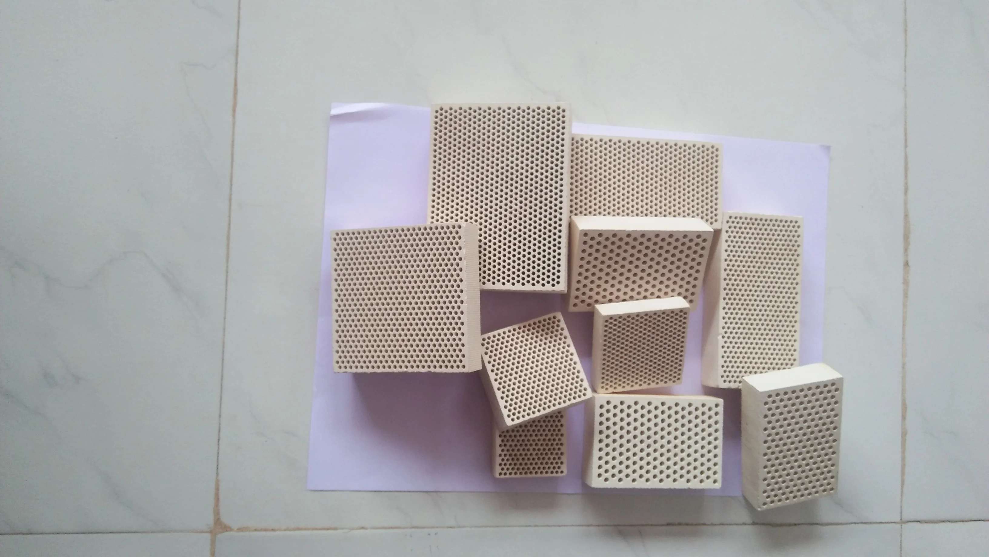 Cordierite and Mullite, High Aluminum Square And Round porous Refractory Honeycomb Ceramic Filter For Metal Filtration