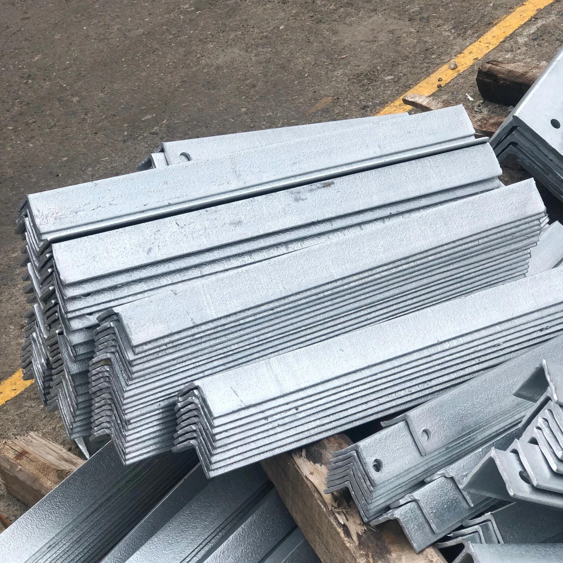 Hot-dipped Galvanizing High voltage power Electric pole transmission Steel Made in Viet Nam