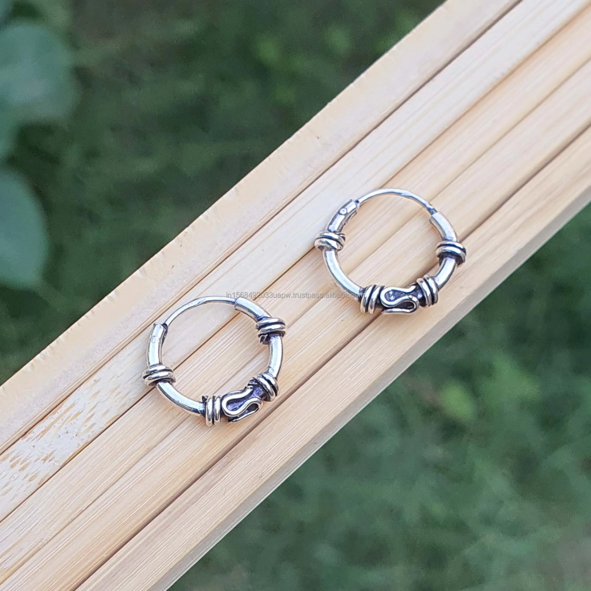 Little Sleeper Boho Hoop Earrings Fine Sterling Silver Hinged Huggie Huggie Oxidized Tiny Hoops for Kids Moms Everyday Gift