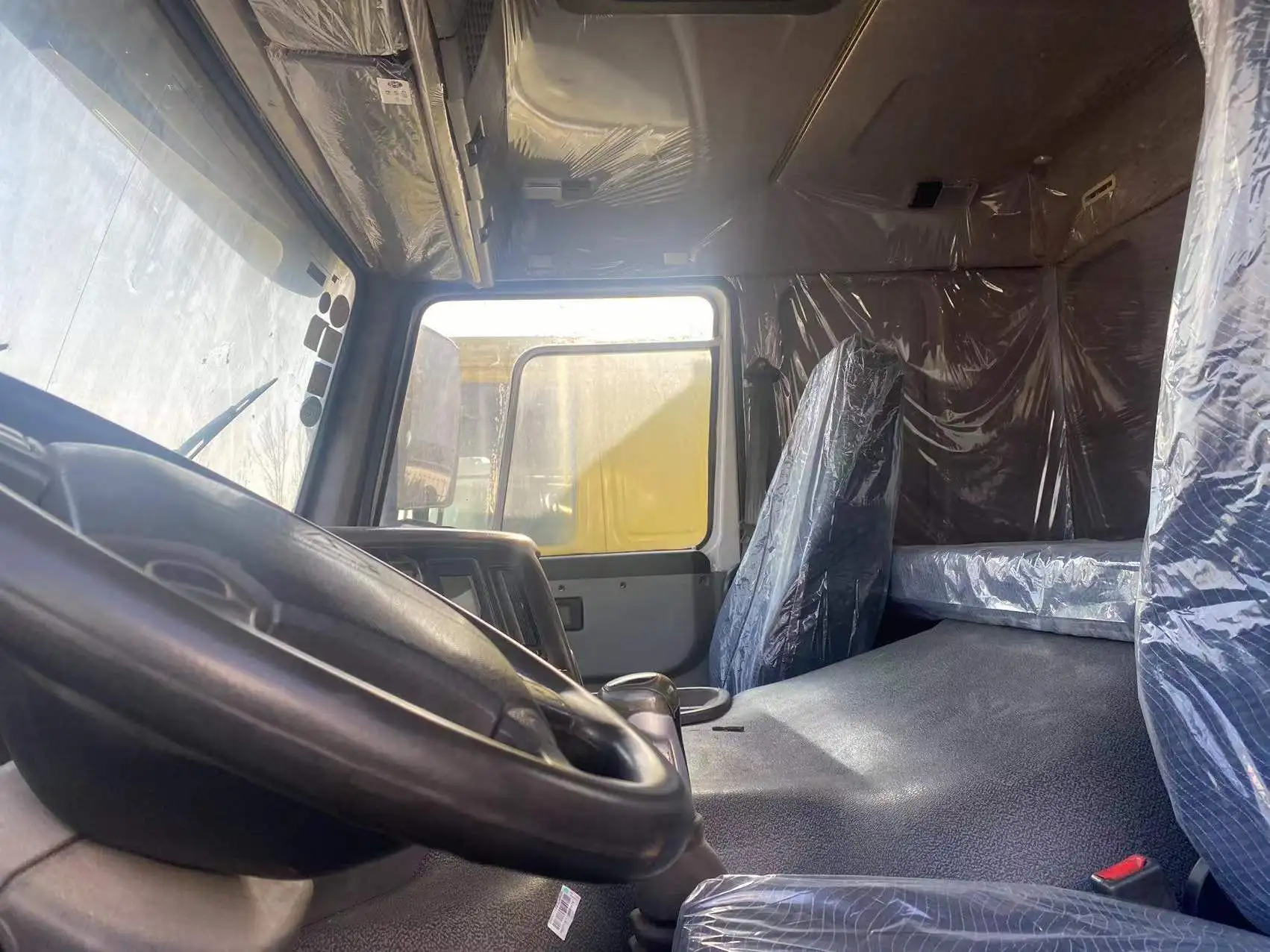 Sinotruck 371 420hp Used Tractor Howo Trucks 10 Wheels Tractor Automatic Truck Fh500 2021 Diesel Euro 2 Manual Truck Tractor