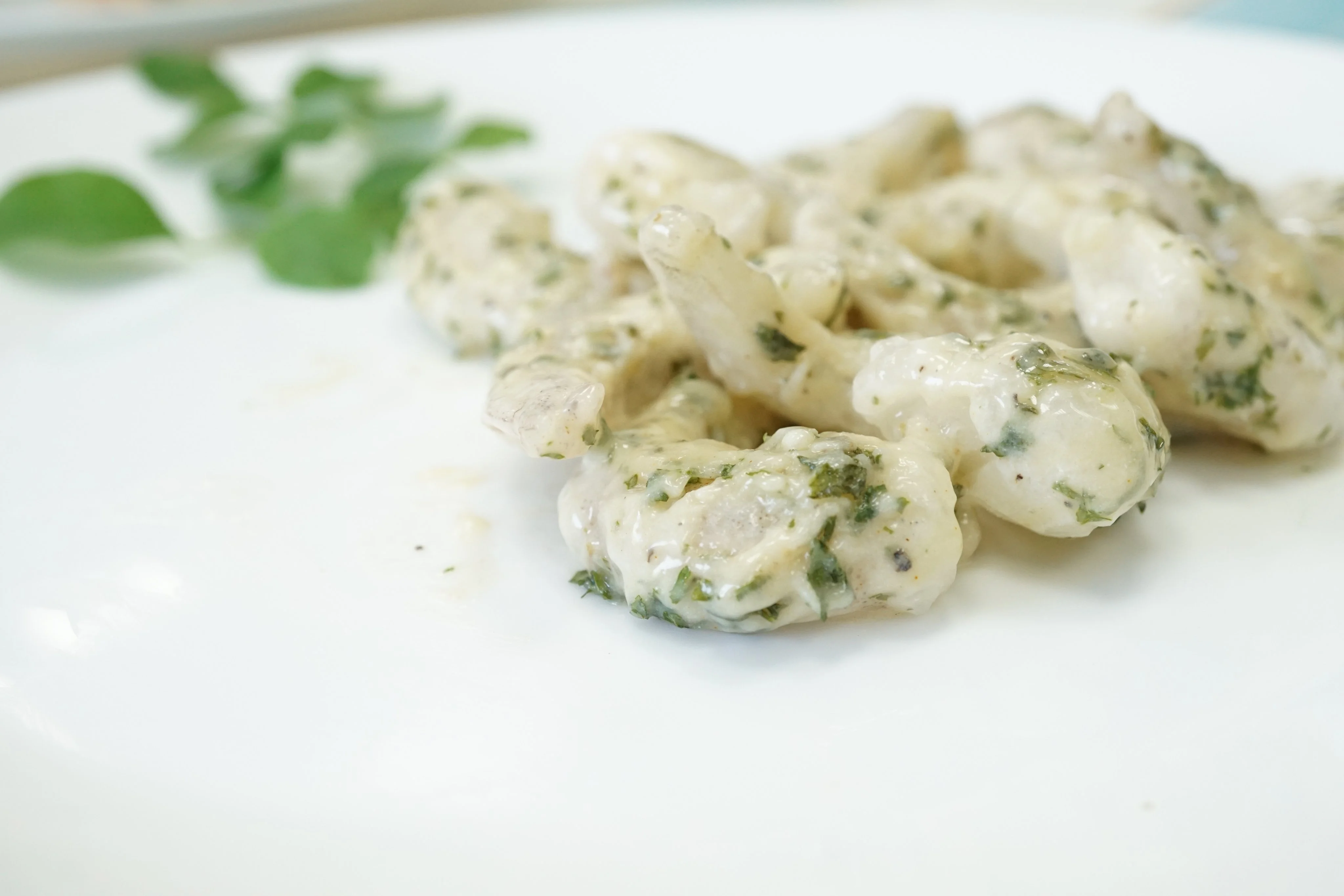 Frozen raw vannamei shrimp with creamy garlic herb sauce processed in Vietnam