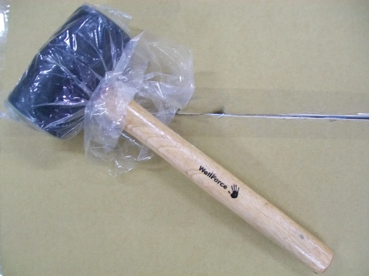 Corner bead Clincher with Rubber Mallet