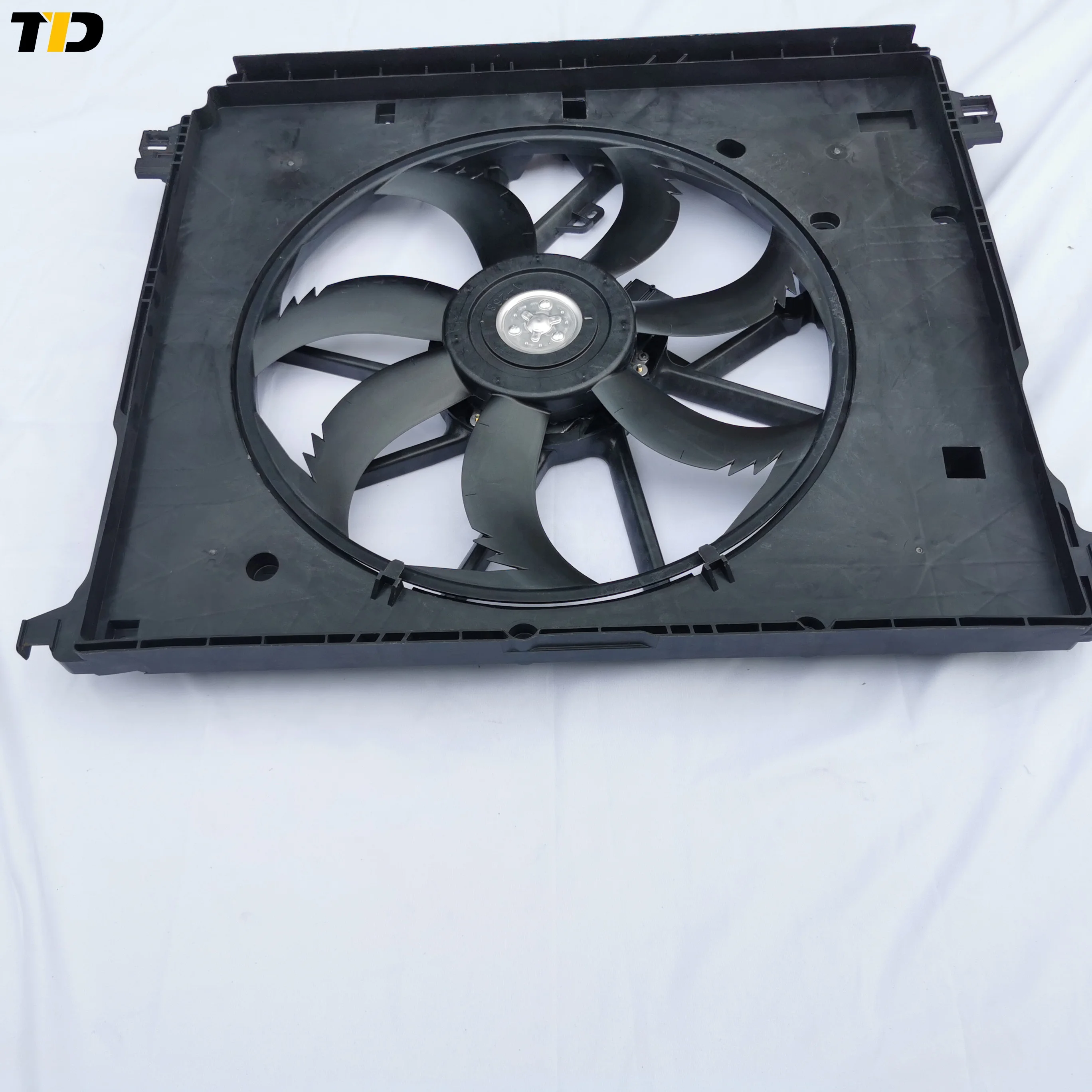 16360-F0100 Fan Assembly for Toyota Highlander 16360-F0100