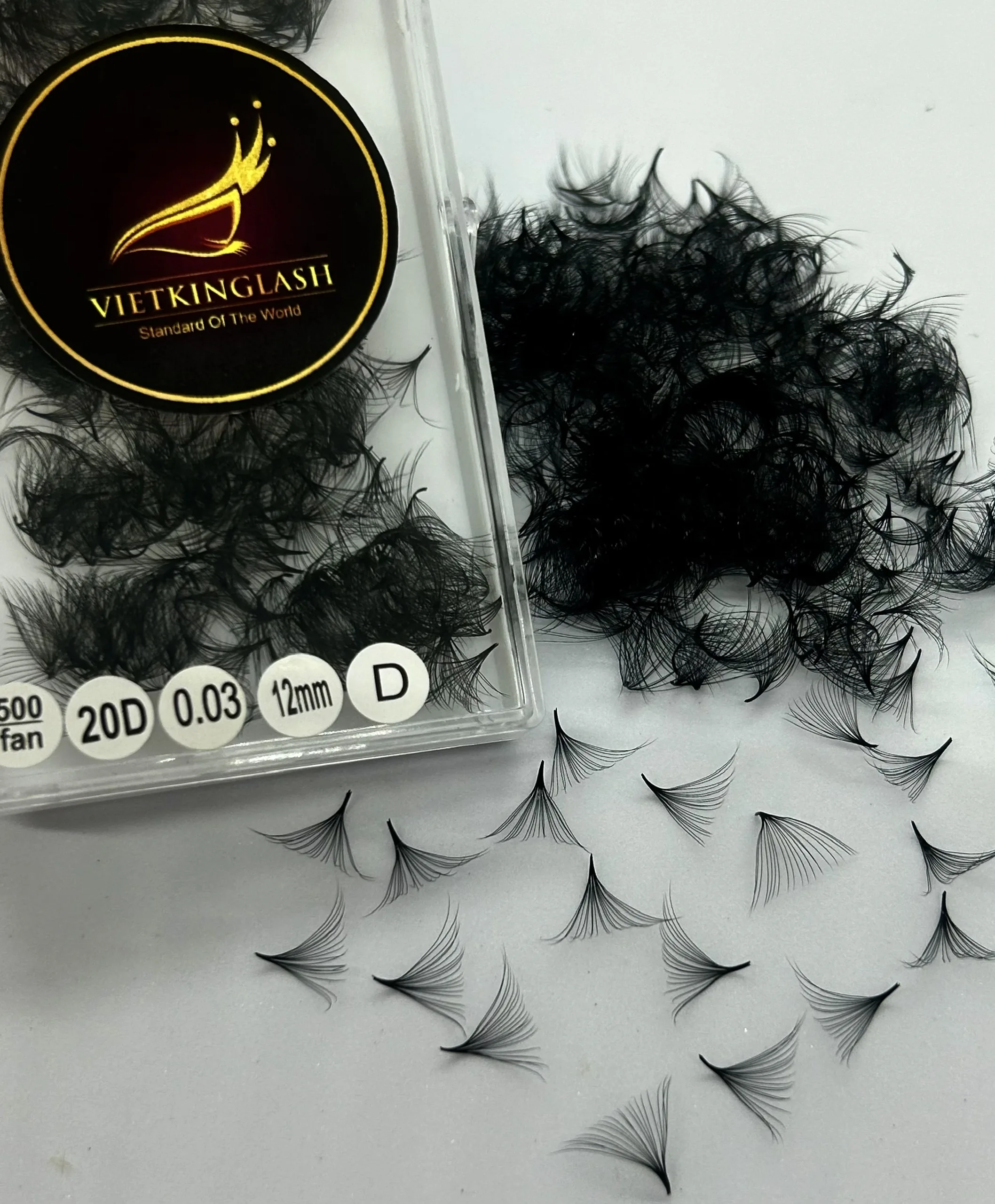 Wholesale 20D Short Stem 12mm 15mm Premade Fans Eyelash Extensions Custom Logo Russian Lash Extensions for Salons