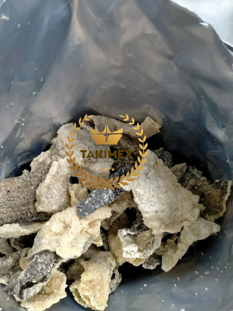 VIET NAM SALTED CRISPY FRIED SNACKS FISH DRIED SALMON SKIN WITH EGG YOLK FISH SKIN SNACK FROM TAKIMEX FACTORY