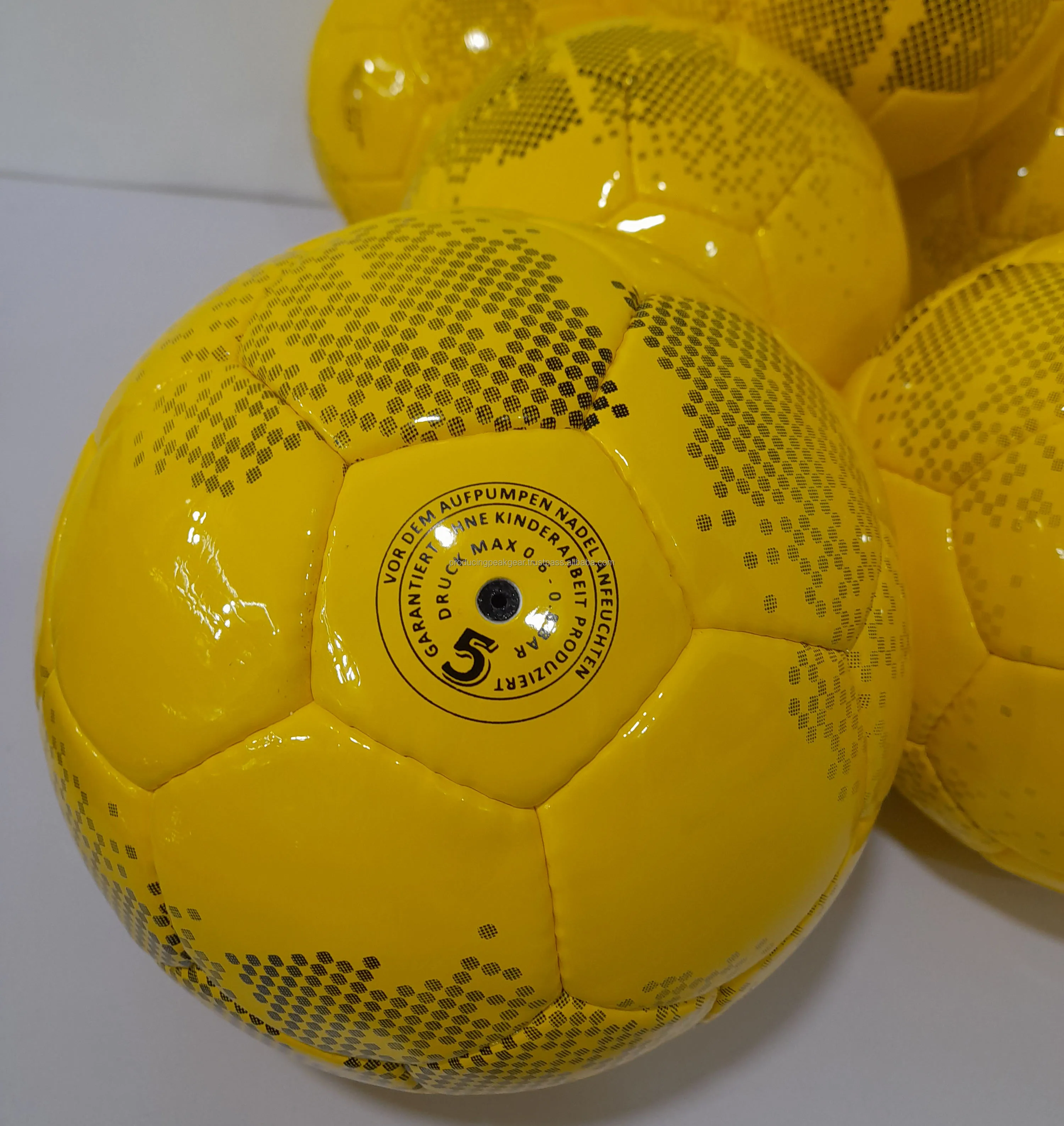 Pakistani Balls from Pakistan Custom Soccer Balls Hand Sewing Training Professional Soccer Balls