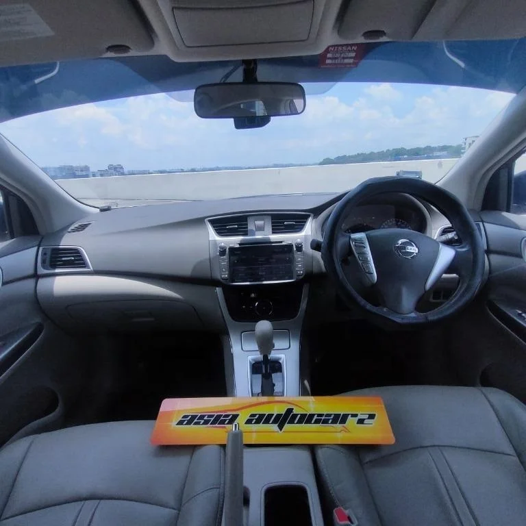 NISSAN SYLPHY седан с автомобильным бесключевым и выдвижным боковым зеркалом задний внутренний aircon использованием бензина