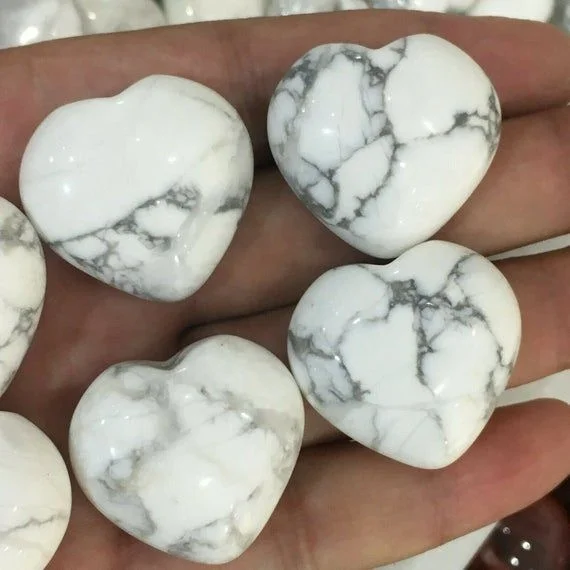 Wholesale Natural Howlite heart stone High Quality natural stone healing crystal heart for healing and reiki energy meditation
