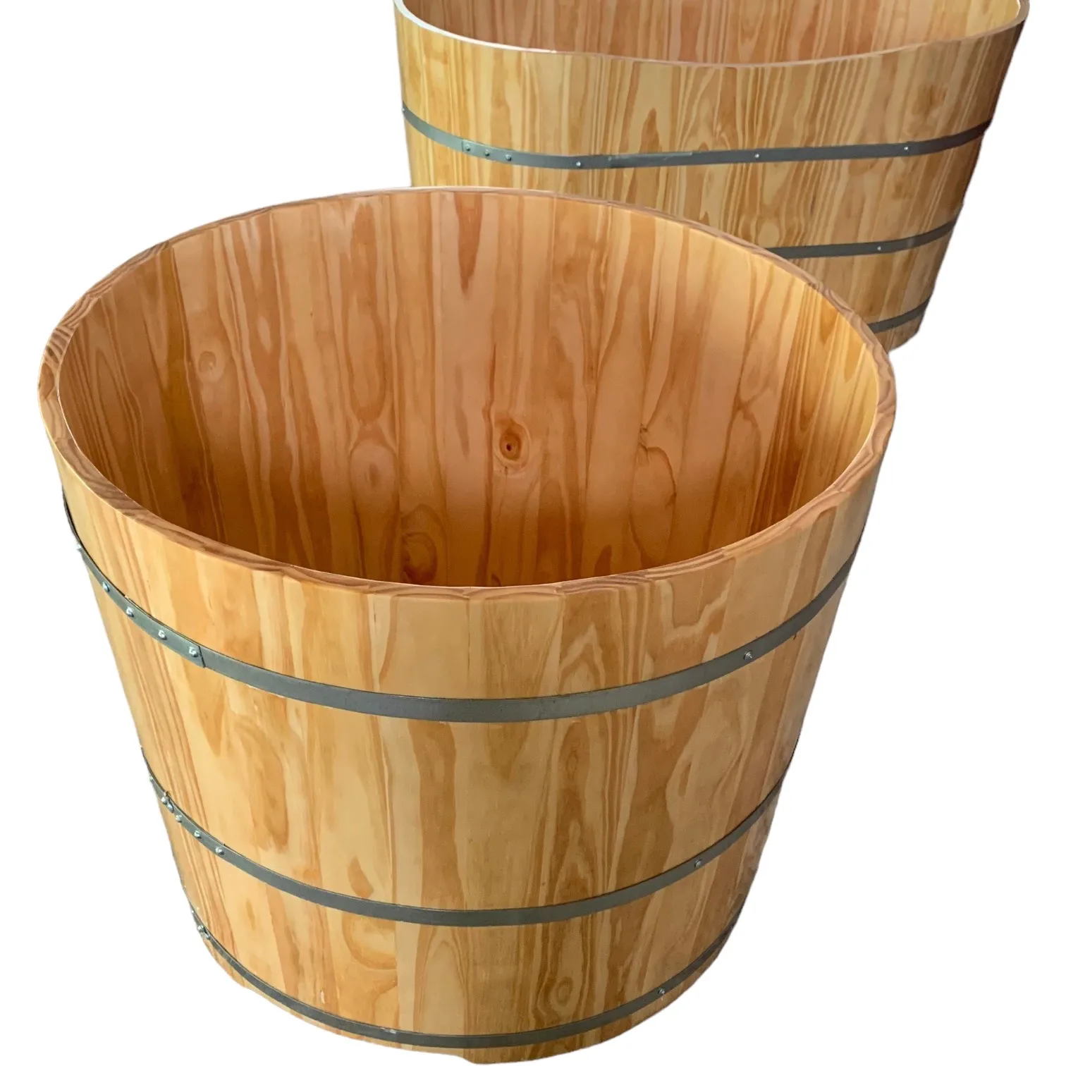 Hot Sales Wooden Spa Tub Natrual Wooden Barrel Bath Tub Pine Wood Bathtub Made In Vietnam Manufactory OEM/ODM