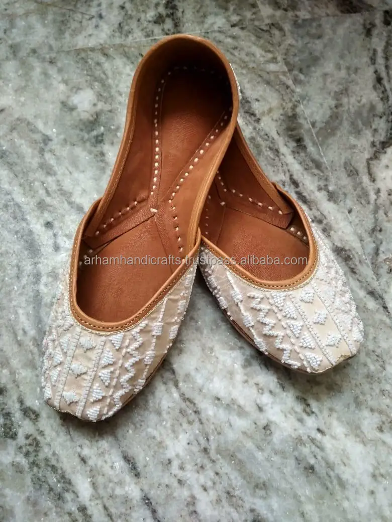 Designer Trendy Stylish Embroidery Juttis Luxury Indian Shoe with Breathable Upper Flat round Anti-Slip Insole Strap Closure