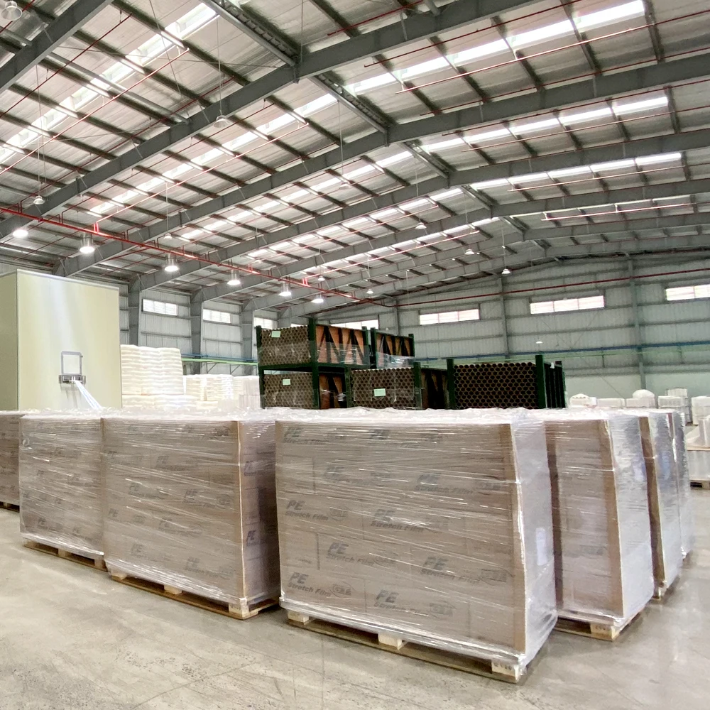 Wholesale Clear PE Shrink Roll Stretch Film Soft Hardness Clear Casting Processing for Packaging Stretch Wrap Film