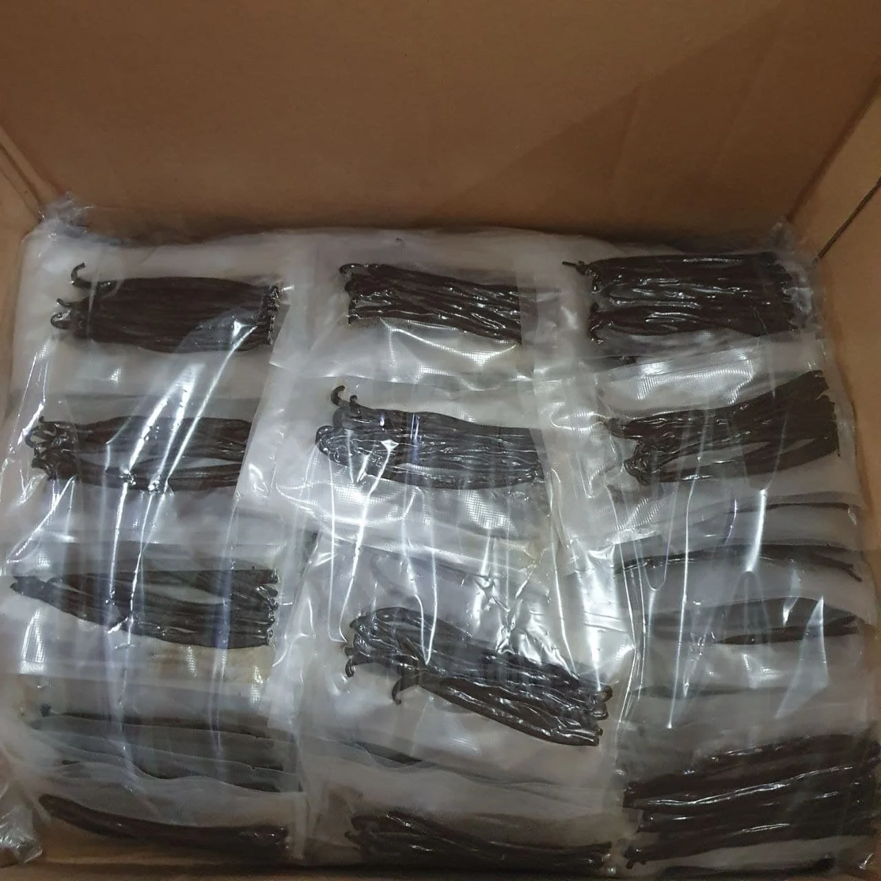 
Best Quality Gourmet Vanilla Beans in Retail Packaging 