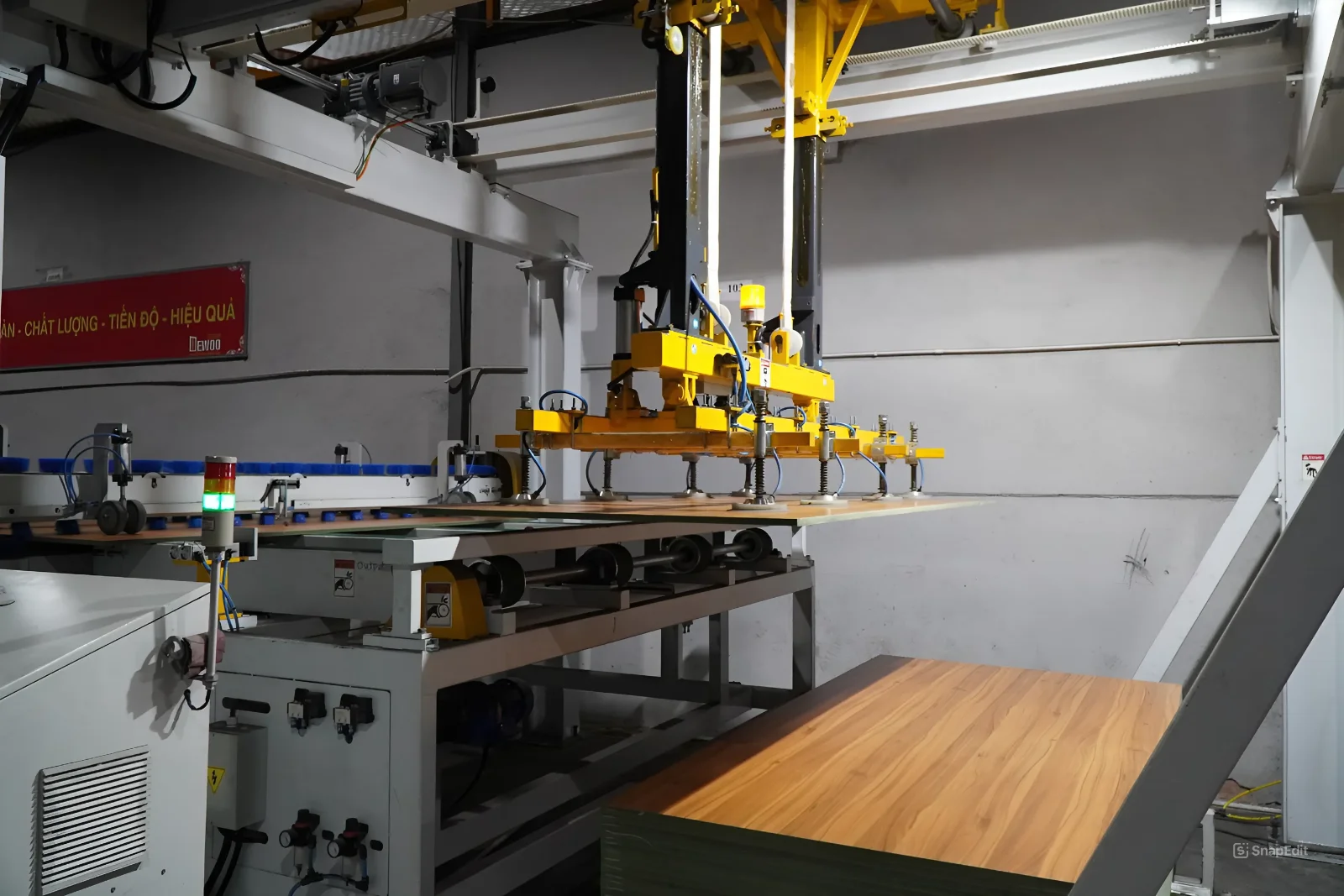 Plywood Board for furniture 9mm 18mm Modern Design White Melamine MDF E0/E1/E2 for Furniture in Southeast Asia Made of Wood