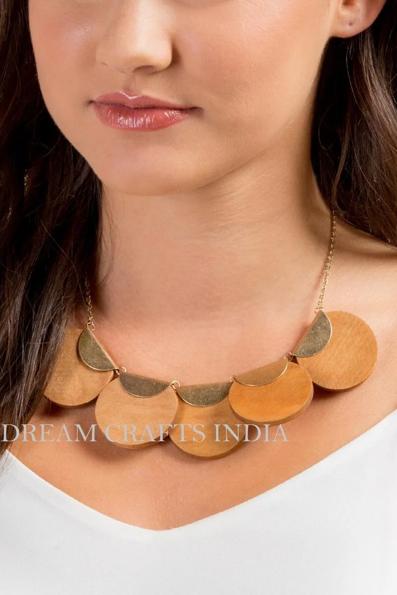 New Arrival Factory Price Wood Statement Necklace Women  Gold Antique Wooden Chunky Choker Fashion Jewelry