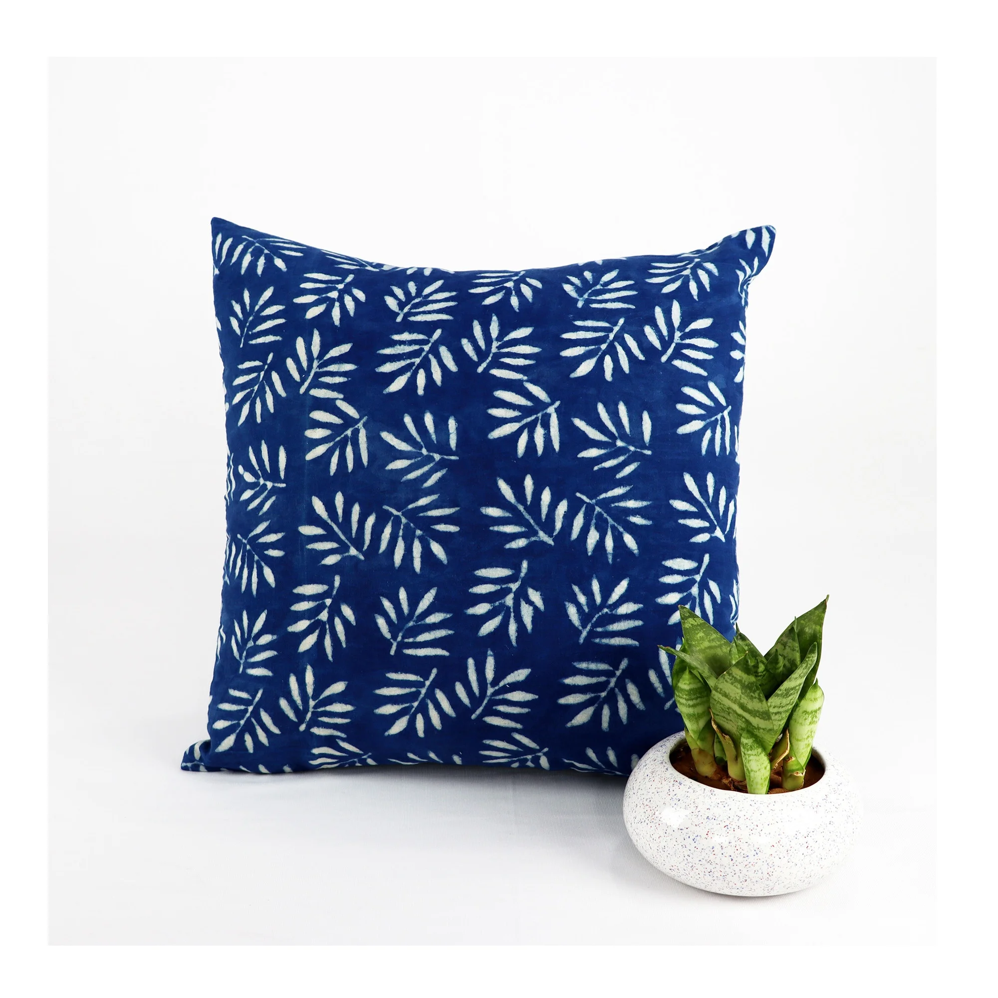 Наволочка с принтом листьев из хлопка и индиго