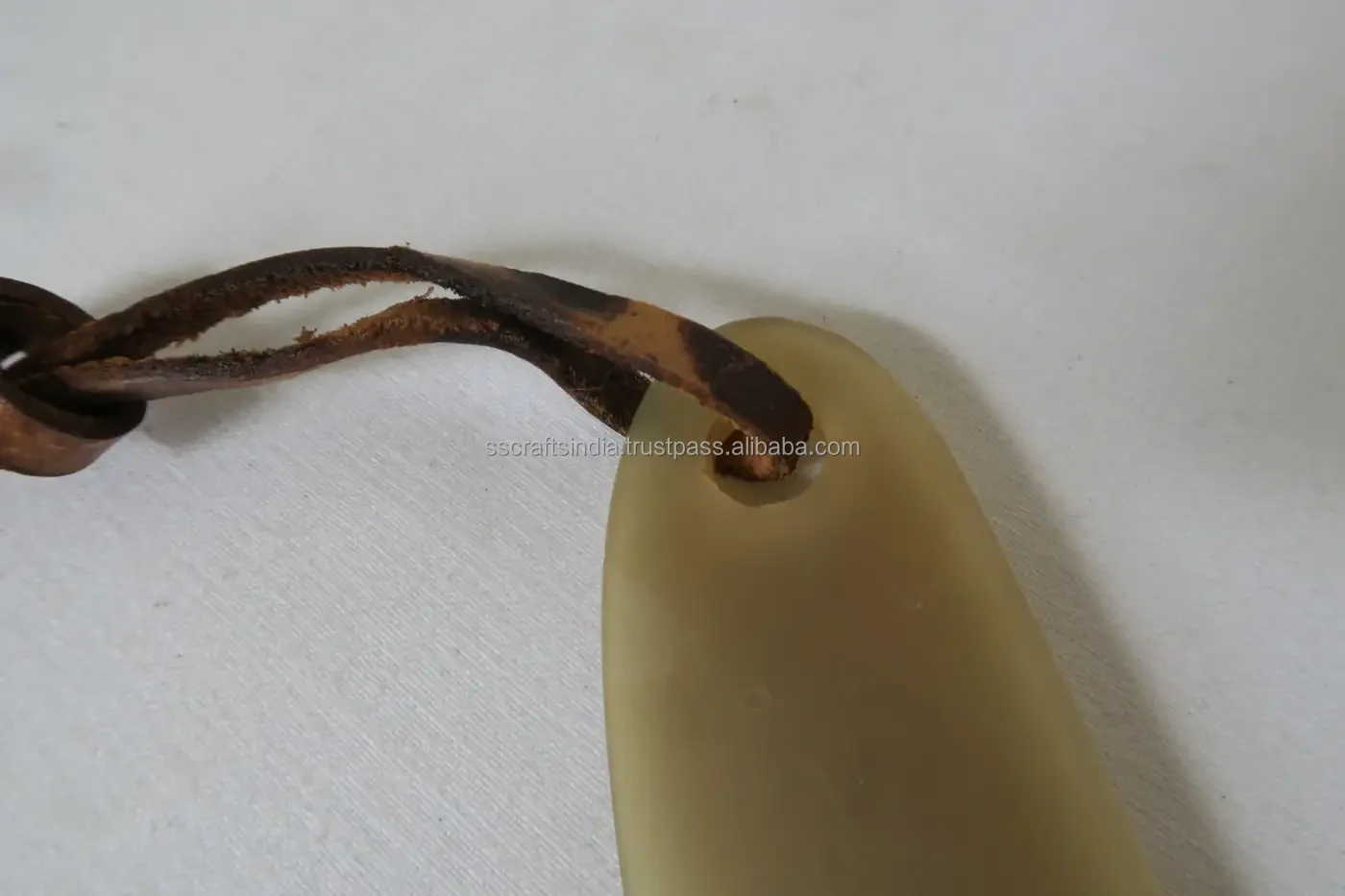 Buffalo Horn Cake Cutting Tools Paper Cutter Knife Serving Buffalo Real Horn Modern Pearl Design Luxury Cake Server From India