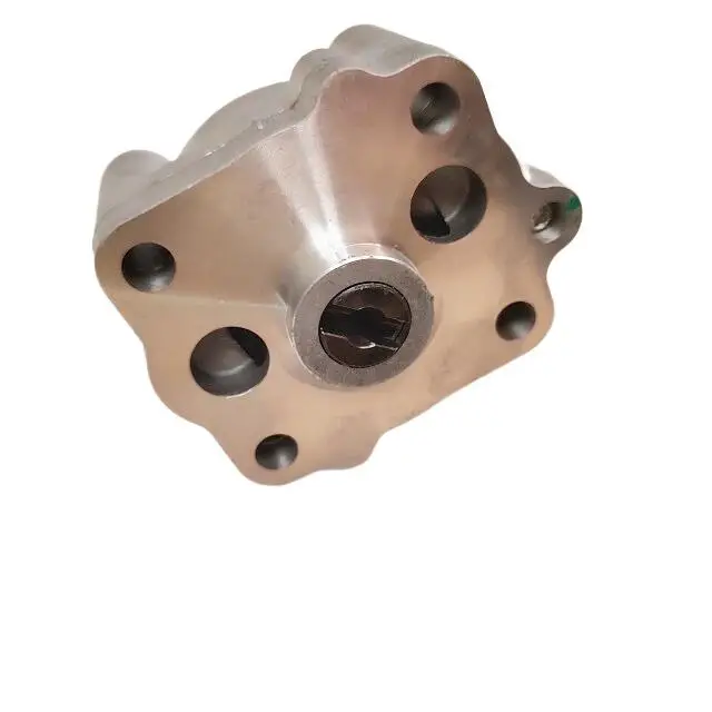 Excavator Engine Parts D905 D950 Oil Pump 15261-35010 For D750 D850 D950 V1100 V1200 Engine In Stock