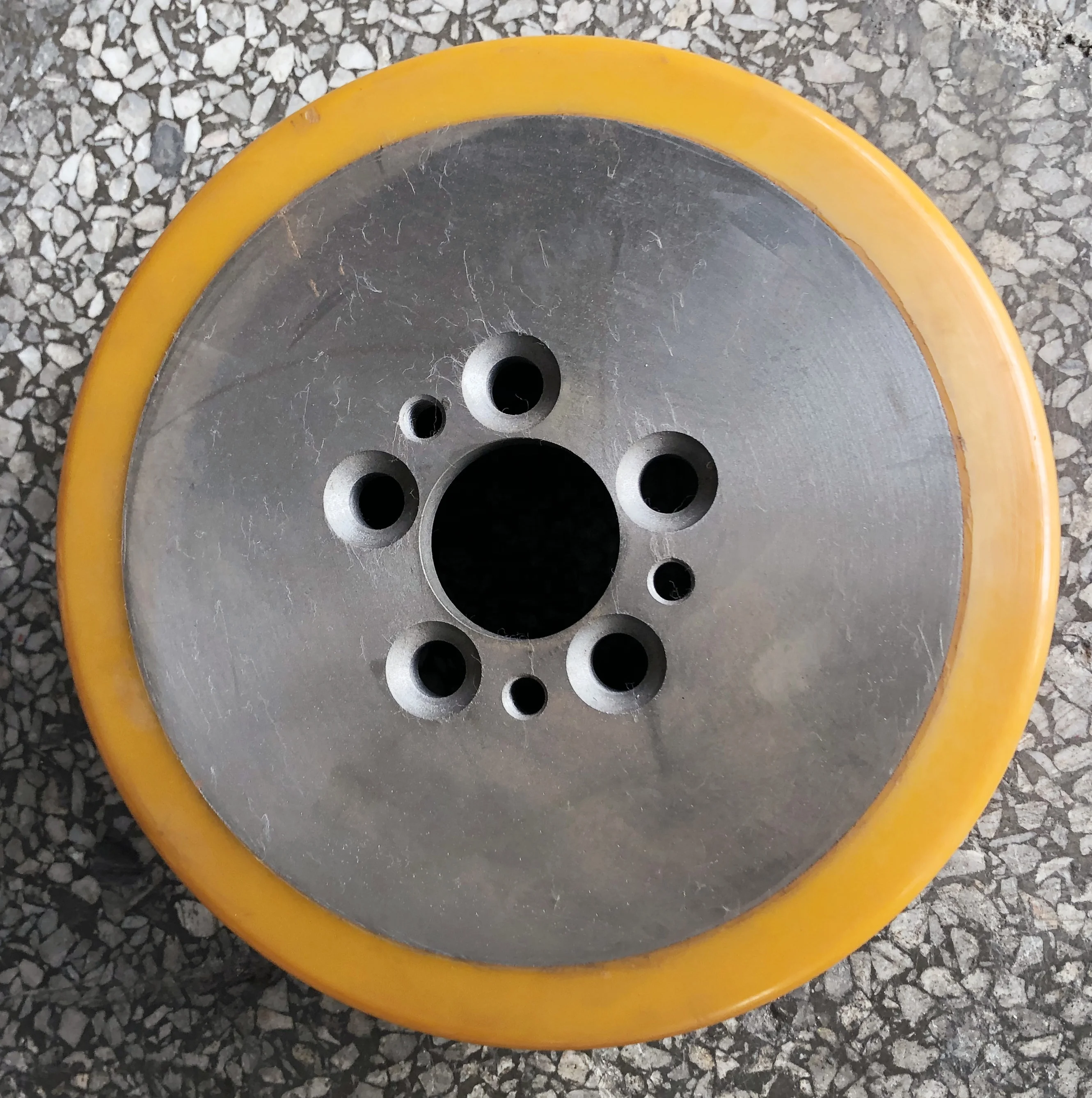 Long Service Life  230x77/82-45 mm5 holes Jungheinrich Part No.63215600 50460100 16248990 Durable Polyurethane Drive Wheel