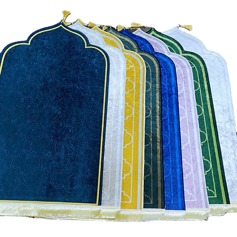 Muslim Islamic Ramadan Soft Velvet Embossed Foam Non Slip Thick Sejadah Prayer Mat