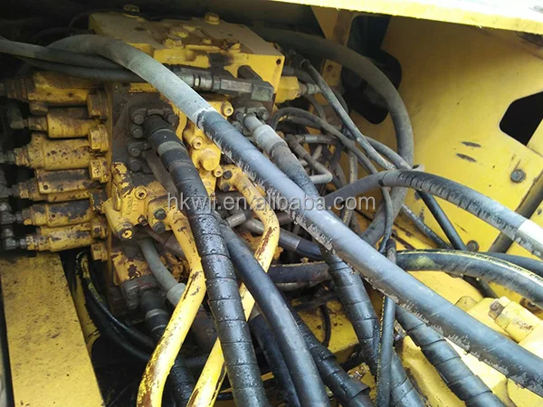 Used Crawler Excavator good condition  KOMATSU 220 reasonable price for sale/second hand Japan PC 220