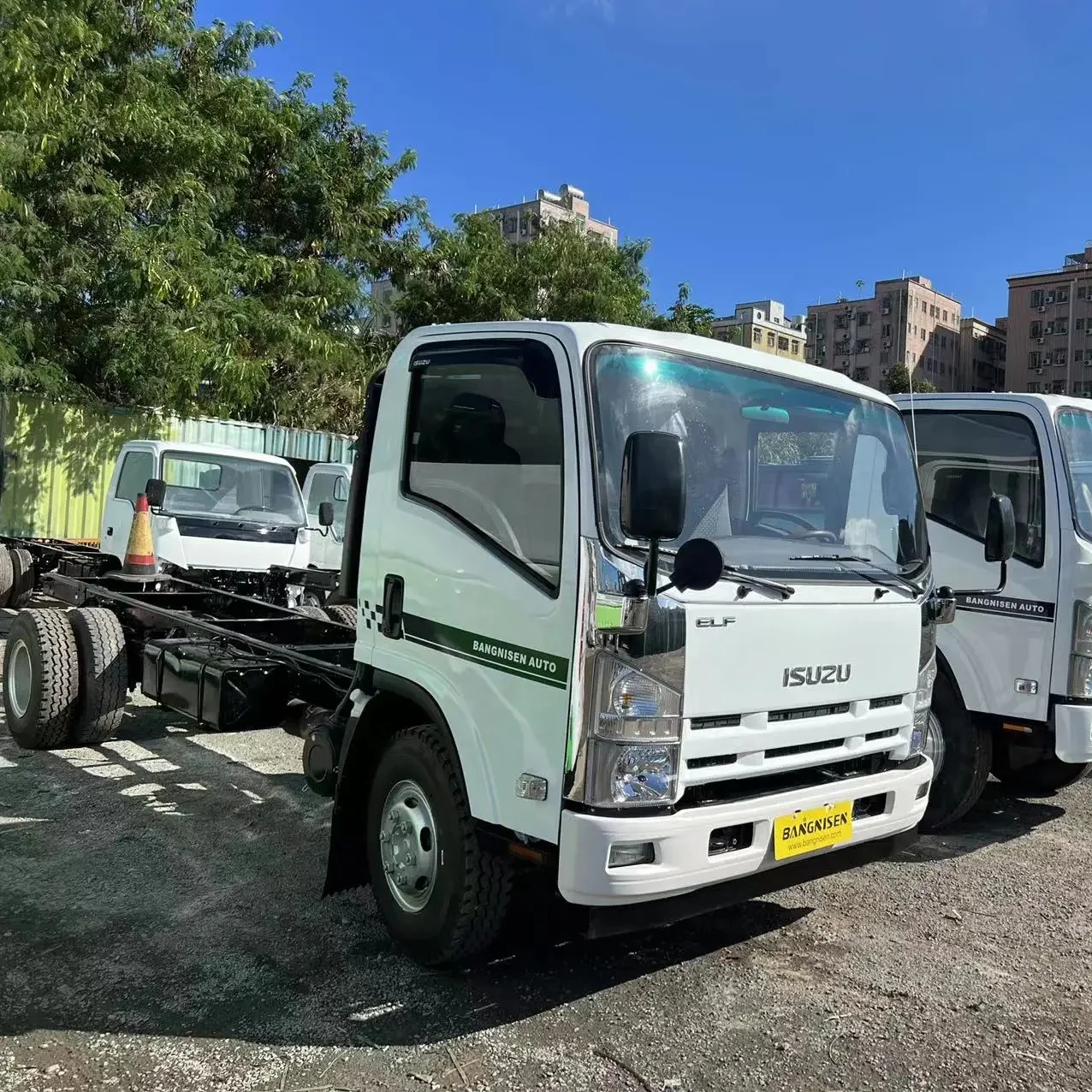 Б/у Тракторная головка Isuzui 4x2 японская кабина и шасси
