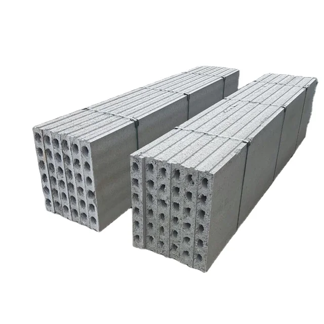 Настенная панель с зелеными краями