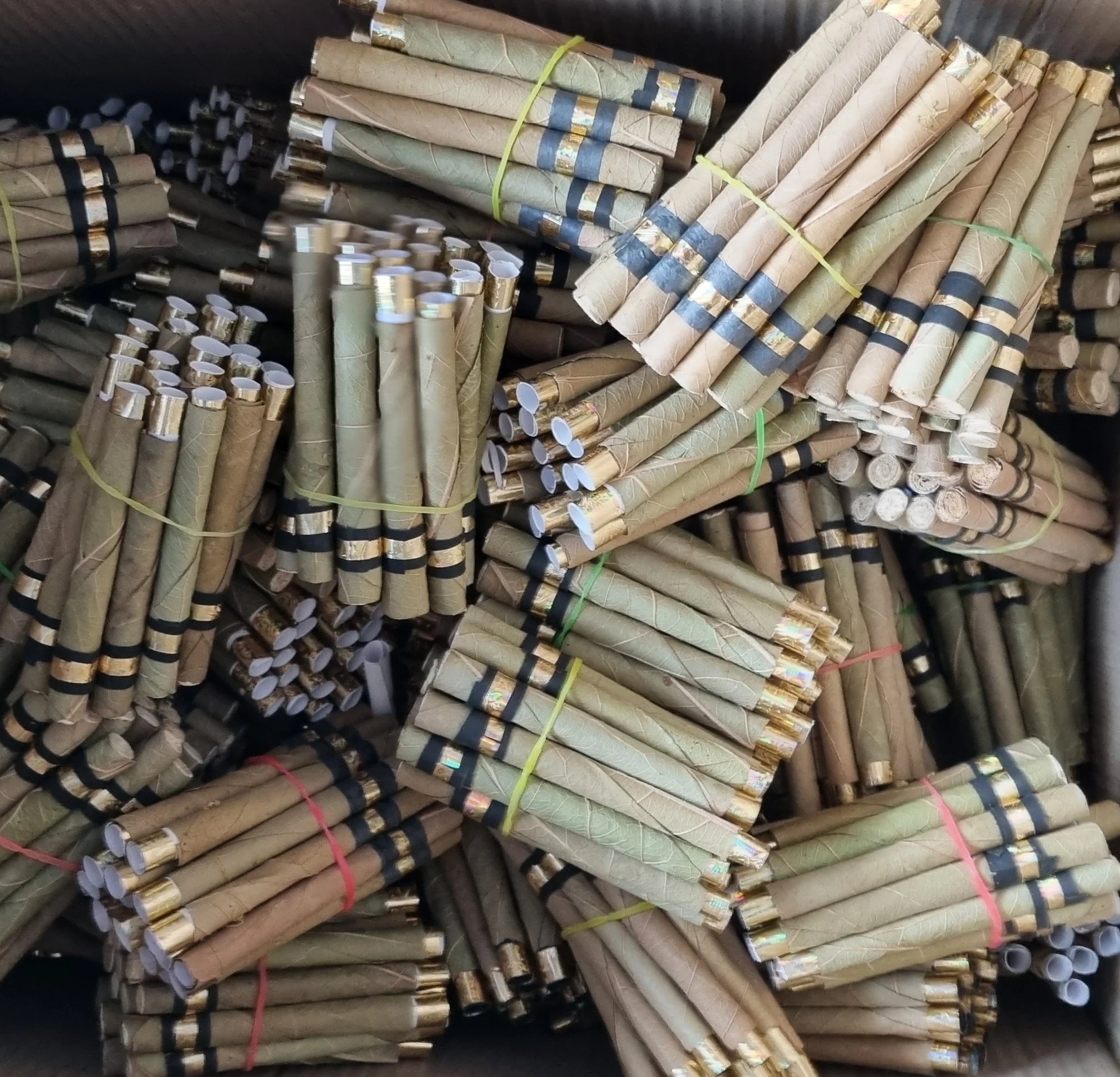 Лучшие цены на Предварительно скрученные конусы Cordia и Tendu трубки cordia в вашем бренде OEM зеленые листья