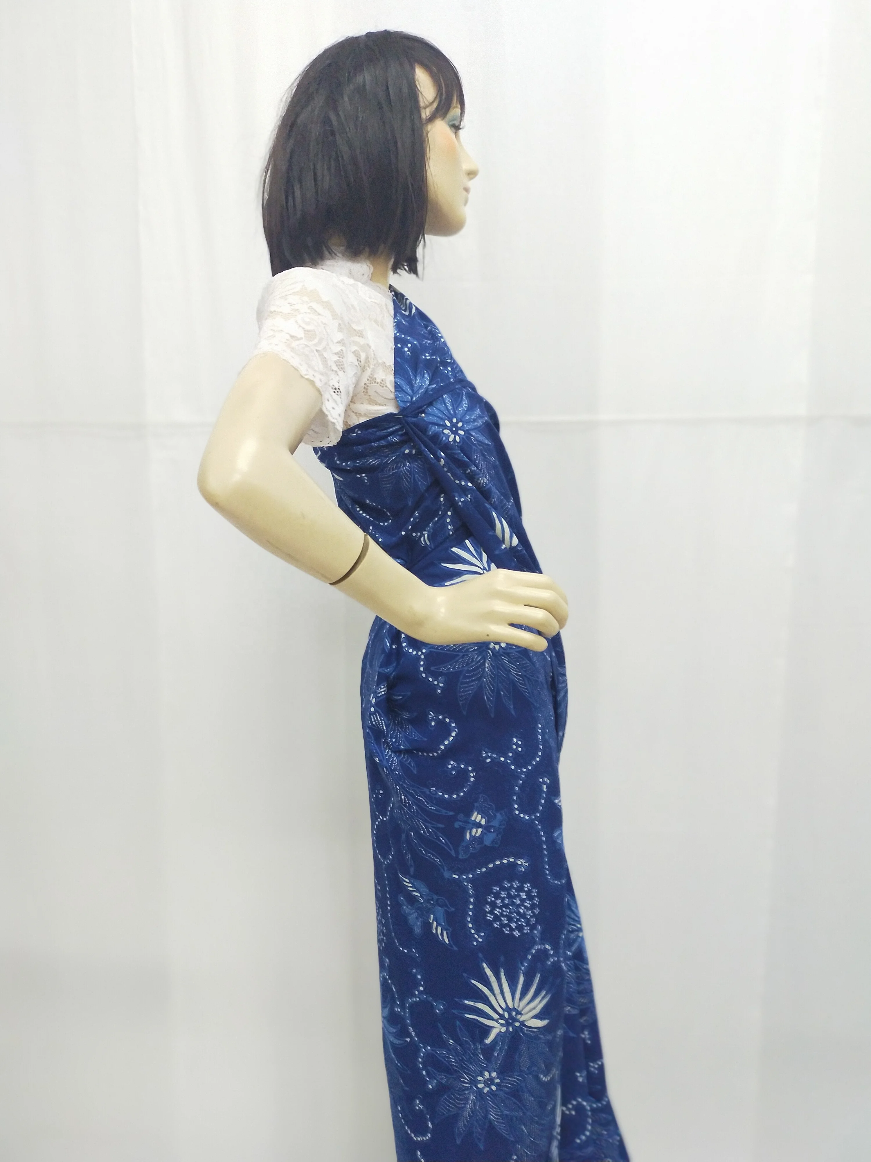  Ткань хлопчатобумажная Legong Batik с голубыми птицами и цветами размер 44x160 из Индонезии