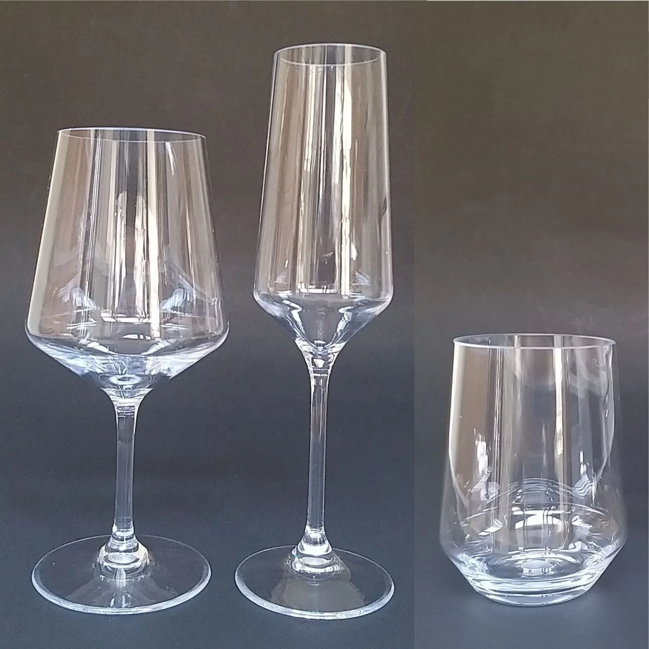 Unbreakable Acrylic plastic clear wine glass