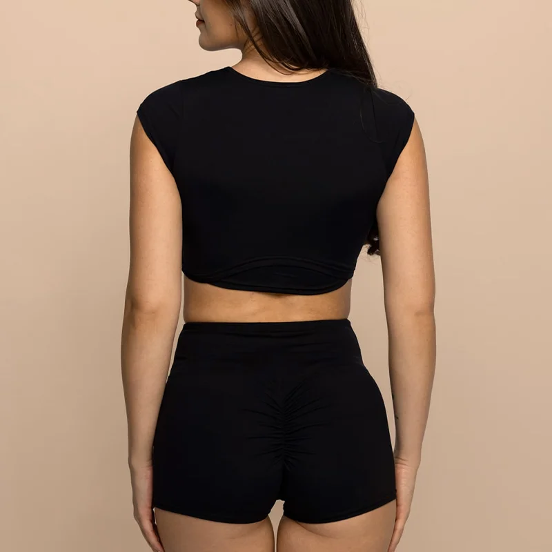 Custom Logo Moisture Wicking Nylon Crew Neckline Crop top With Butt Lifting Wrinkles Fitness Shorts Two Piece Yoga Set For Women
