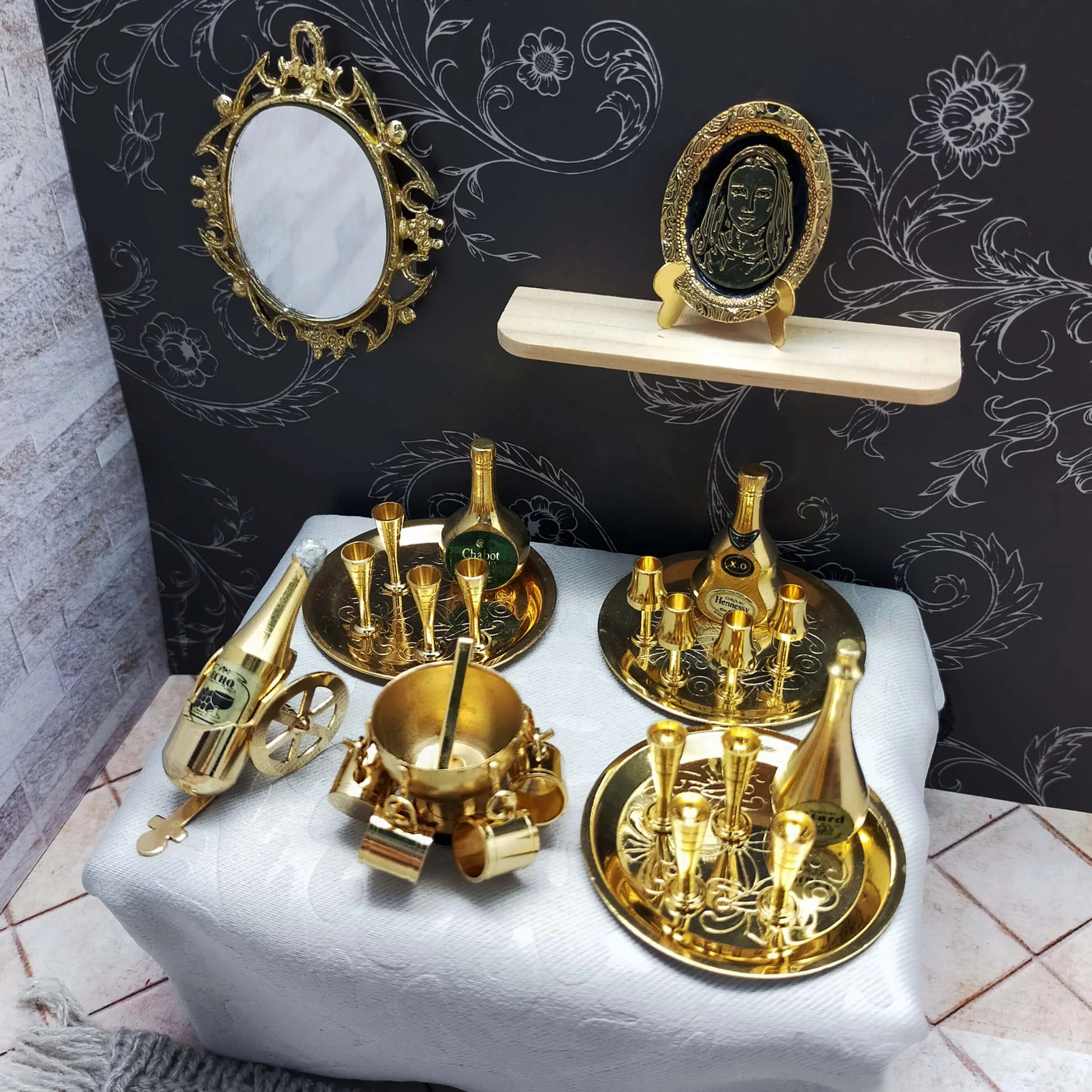 Miniature Doll House 1:12 Wine Drinking Party